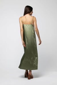 1 QTY RELIQUAT ST 33% QTY VENDU 1/3 ROBE LONGUE EN SOIE