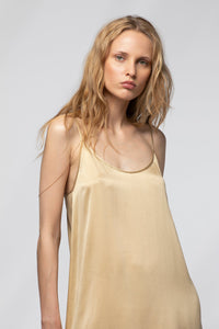 1 QTY RELIQUAT ST 20% QTY VENDU 1/5 ROBE LONGUE EN SOIE