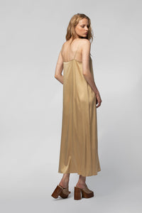 1 QTY RELIQUAT ST 20% QTY VENDU 1/5 ROBE LONGUE EN SOIE