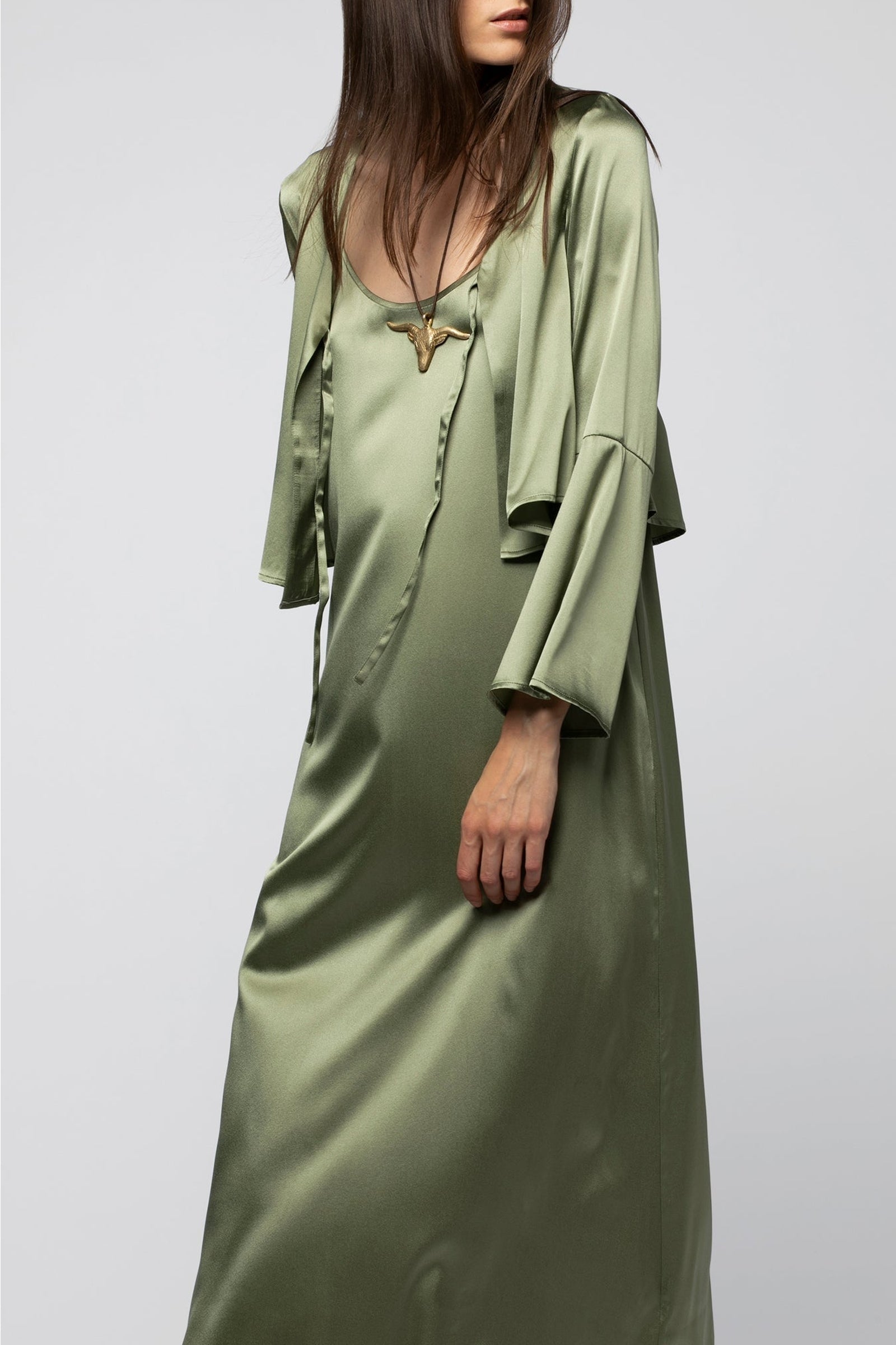 13 QTY RELIQUAT ST 15% QTY VENDU 3/20 TOP DETAIL LIEN EN SOIE