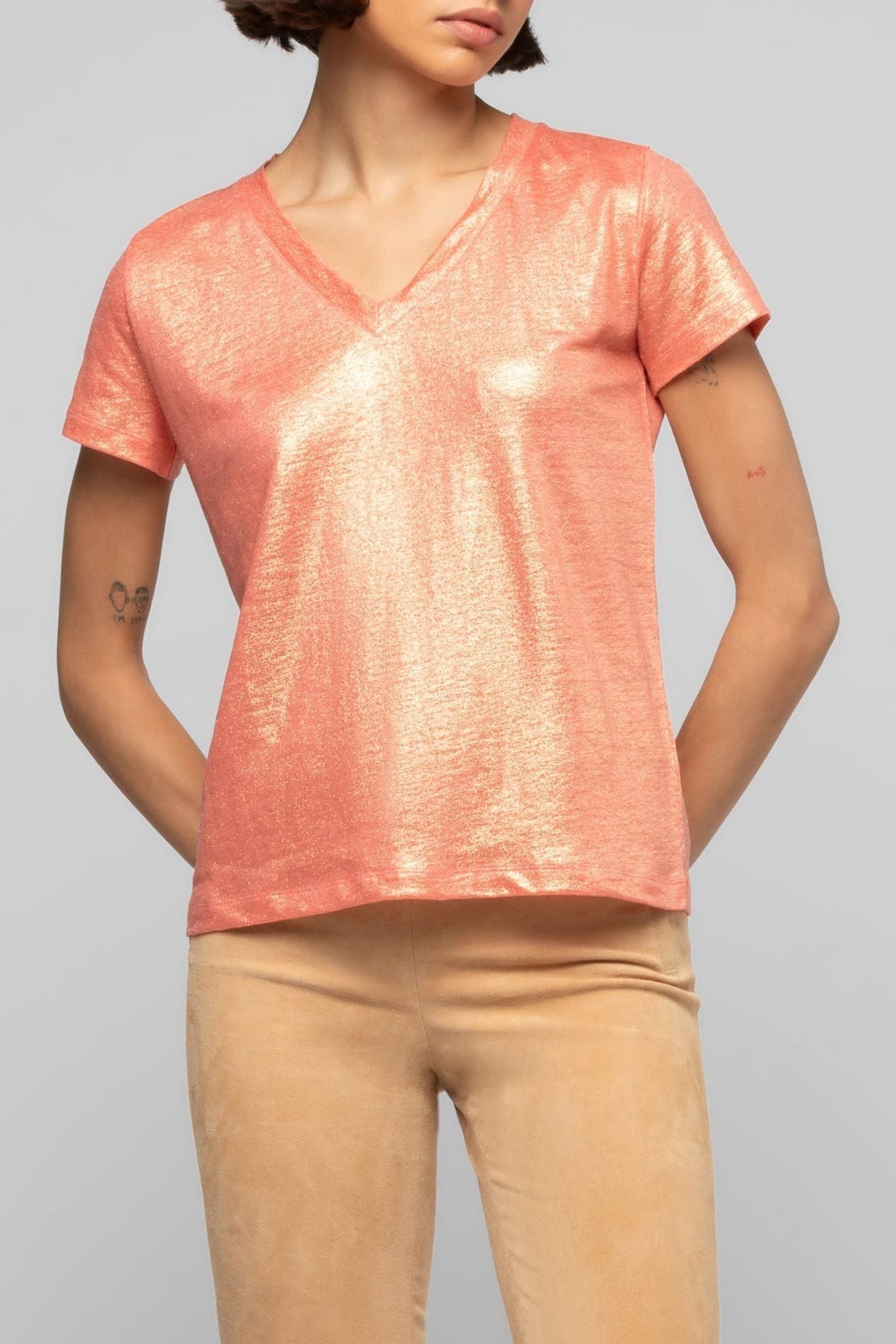 Iridescent linen twill V-neck Tokyo T-shirt - Coral