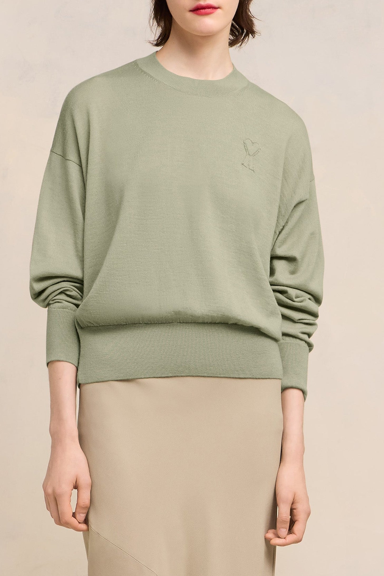 Pull Ami de Cœur à col rond avec broderie en laine - Heather Sage