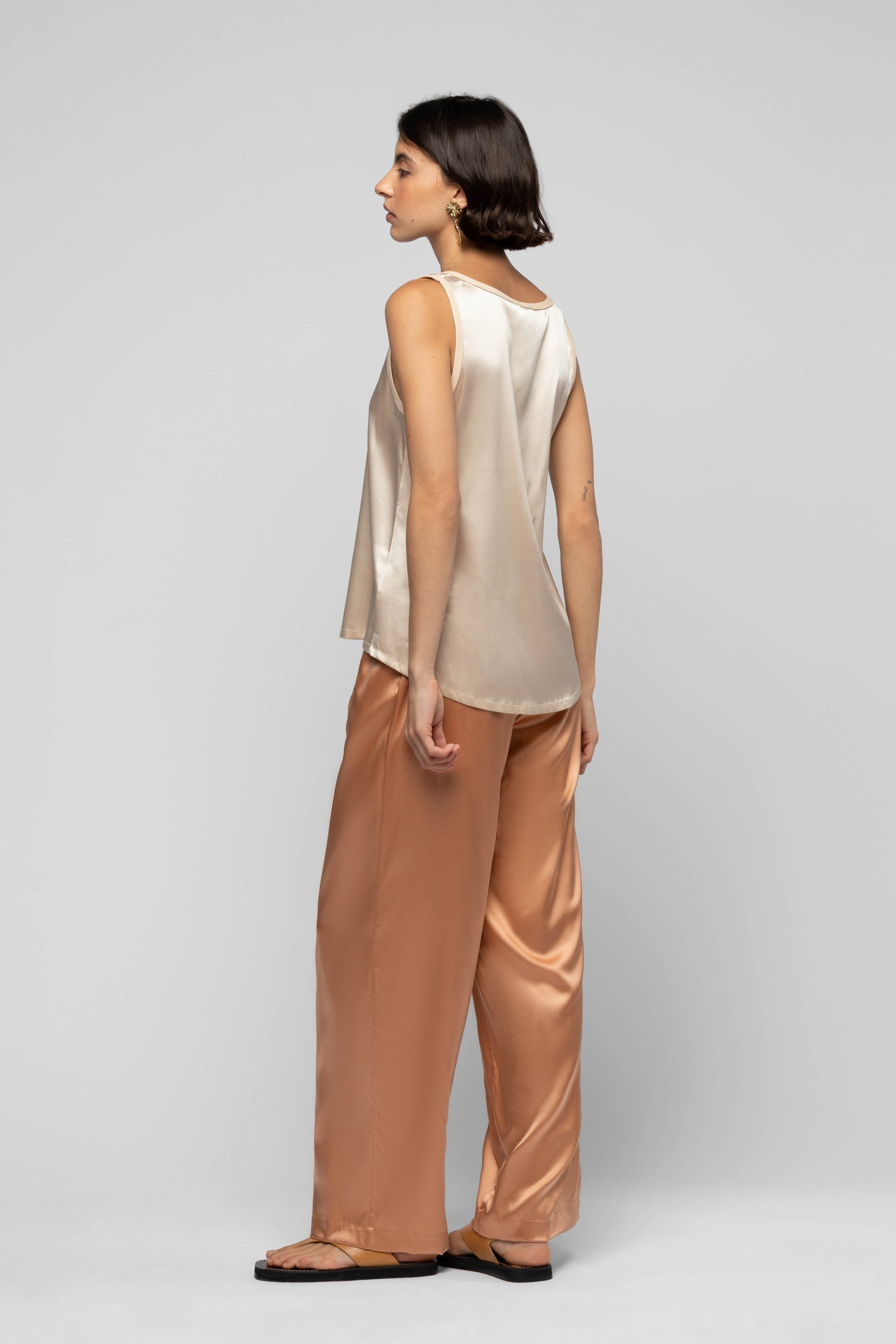 15 QTY NEW PANTALON AVEC CEINTURE EN CUIR