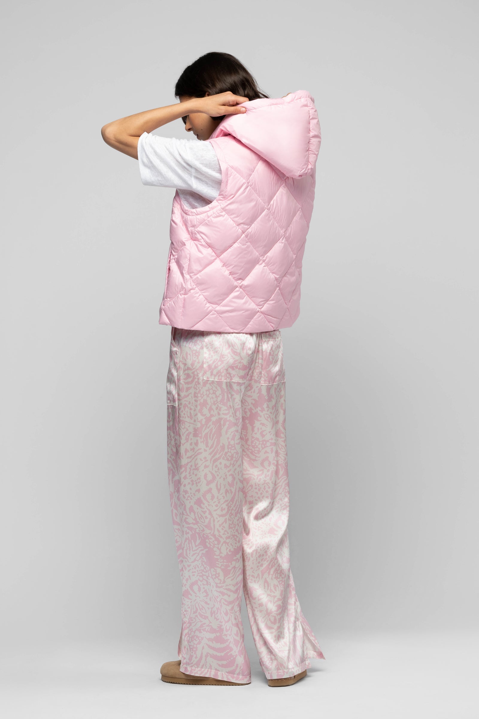 1 QTY NEW DOUDOUNE AVEC CAPUCHE SM