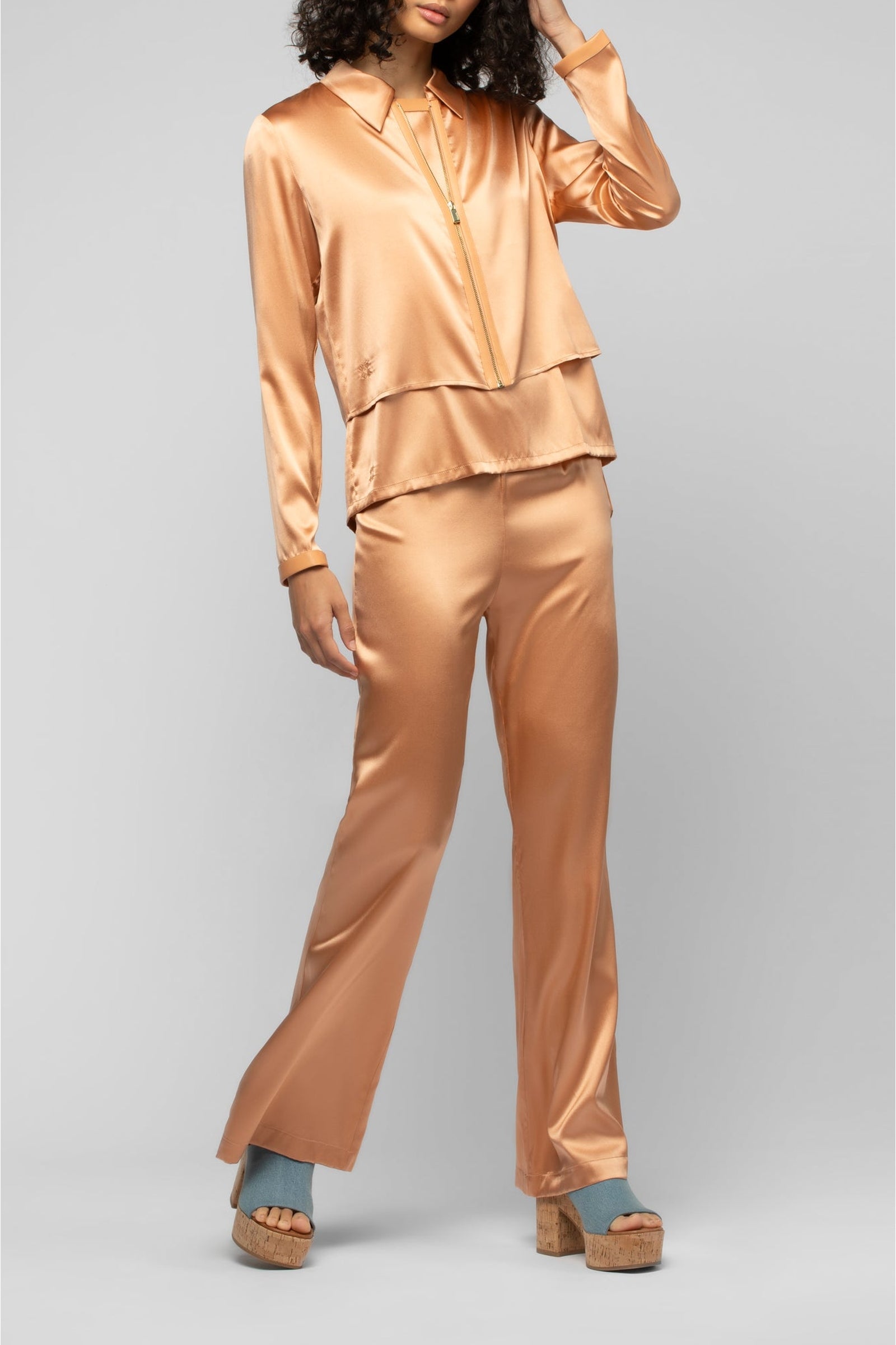 Gilet Ganouk zippé en soie à col chemise avec bandes - Camel