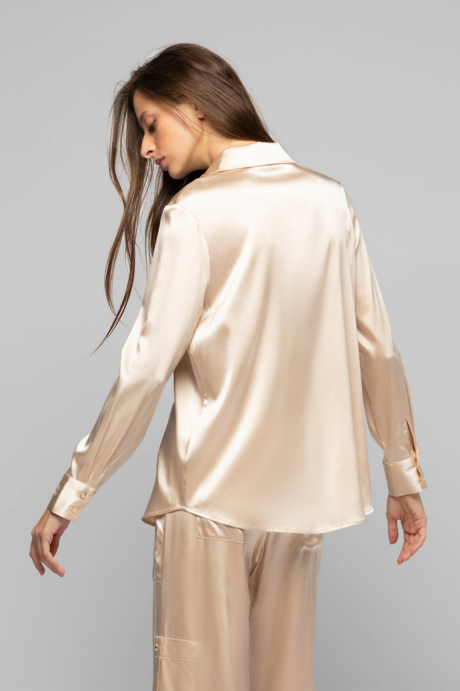 1 QTY NEW CHEMISE EN SOIE