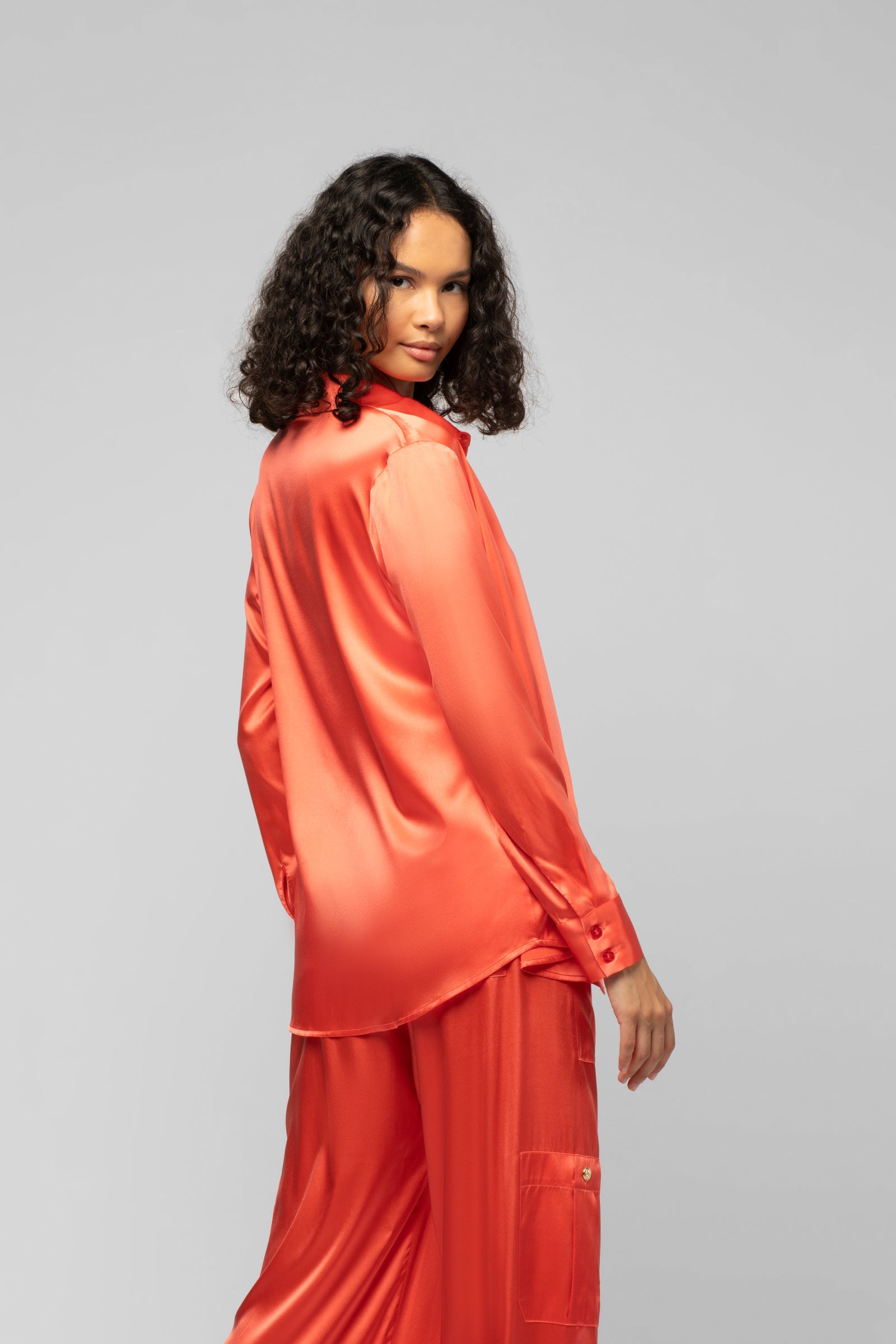 1 QTY NEW CHEMISE EN SOIE