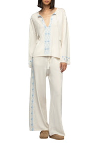 1 QTY NEW PULL AVEC BRODERIES ML