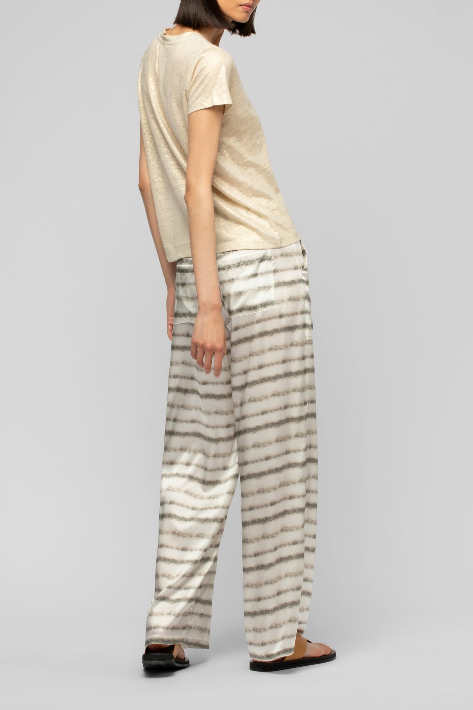 Tokyo V-neck T-shirt in iridescent linen twill - Beige