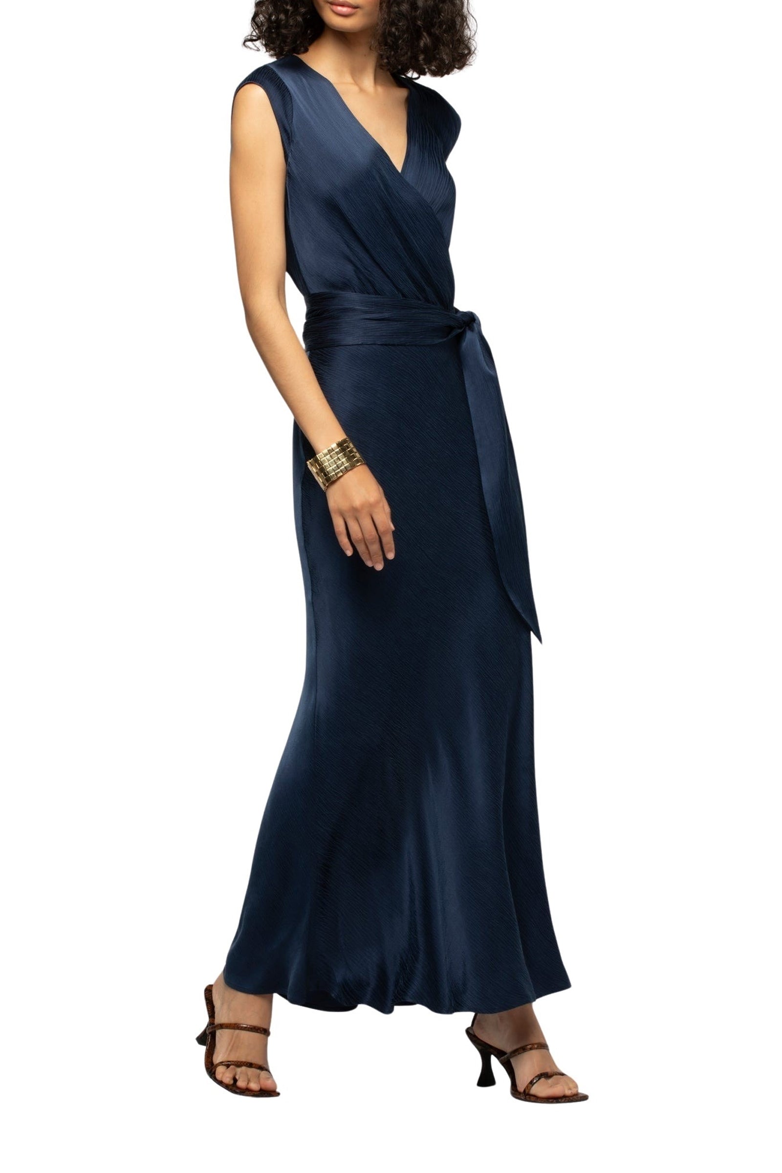 16 QTY NEW ROBE CACHE COEUR