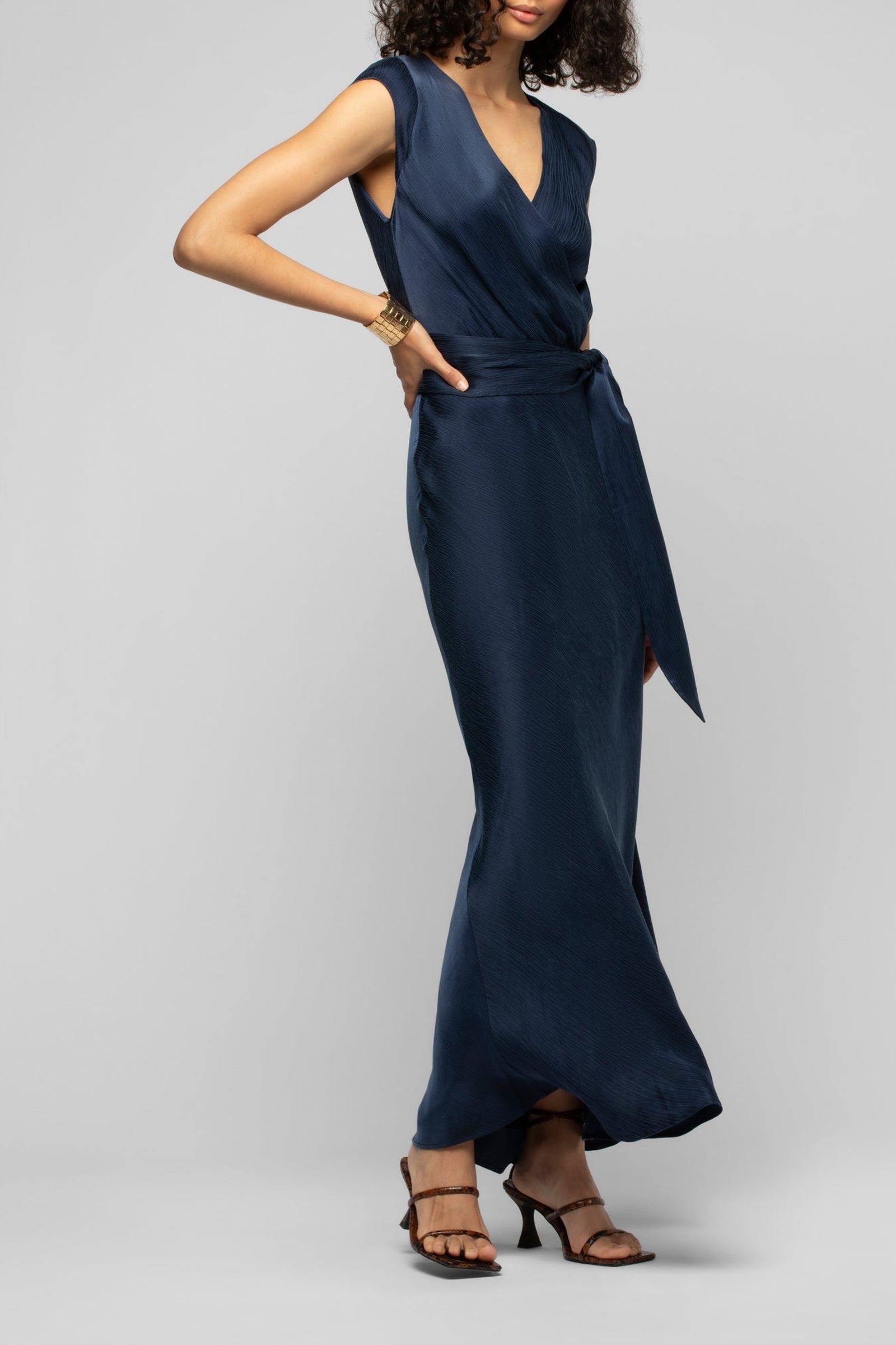 16 QTY NEW ROBE CACHE COEUR