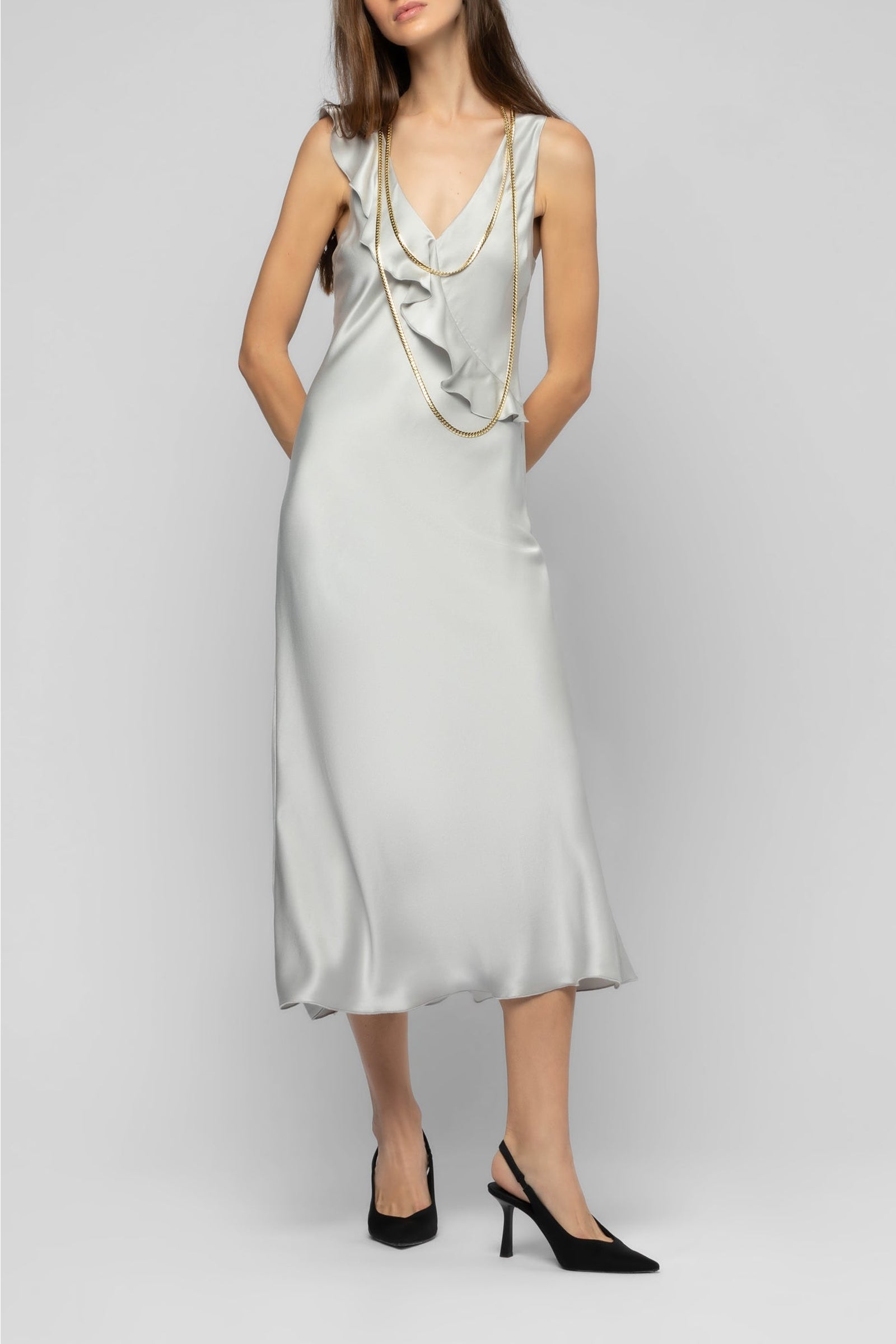 11 QTY NEW ROBE MIDI A VOLANTS