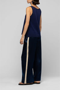 12 QTY NEW DEBARDEUR AVEC DETAIL EN SUEDE