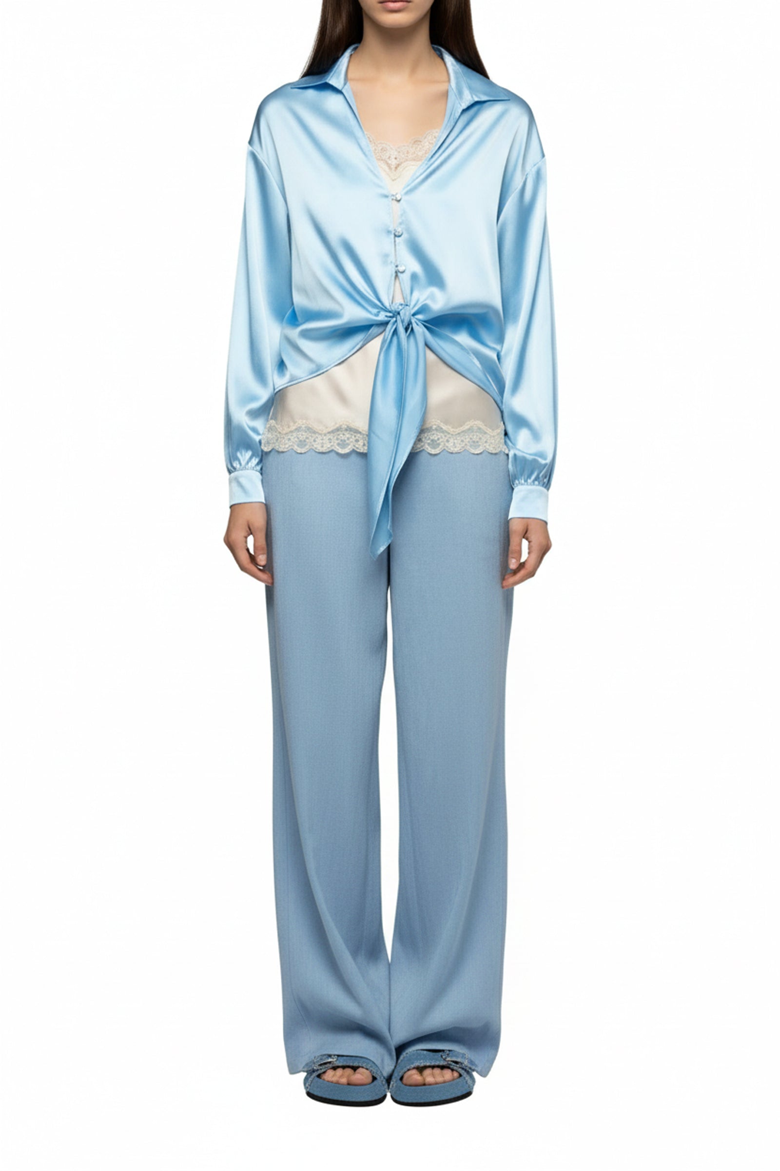 Blouse Taeva en soie avec pans à nouer à la taille  - Ciel