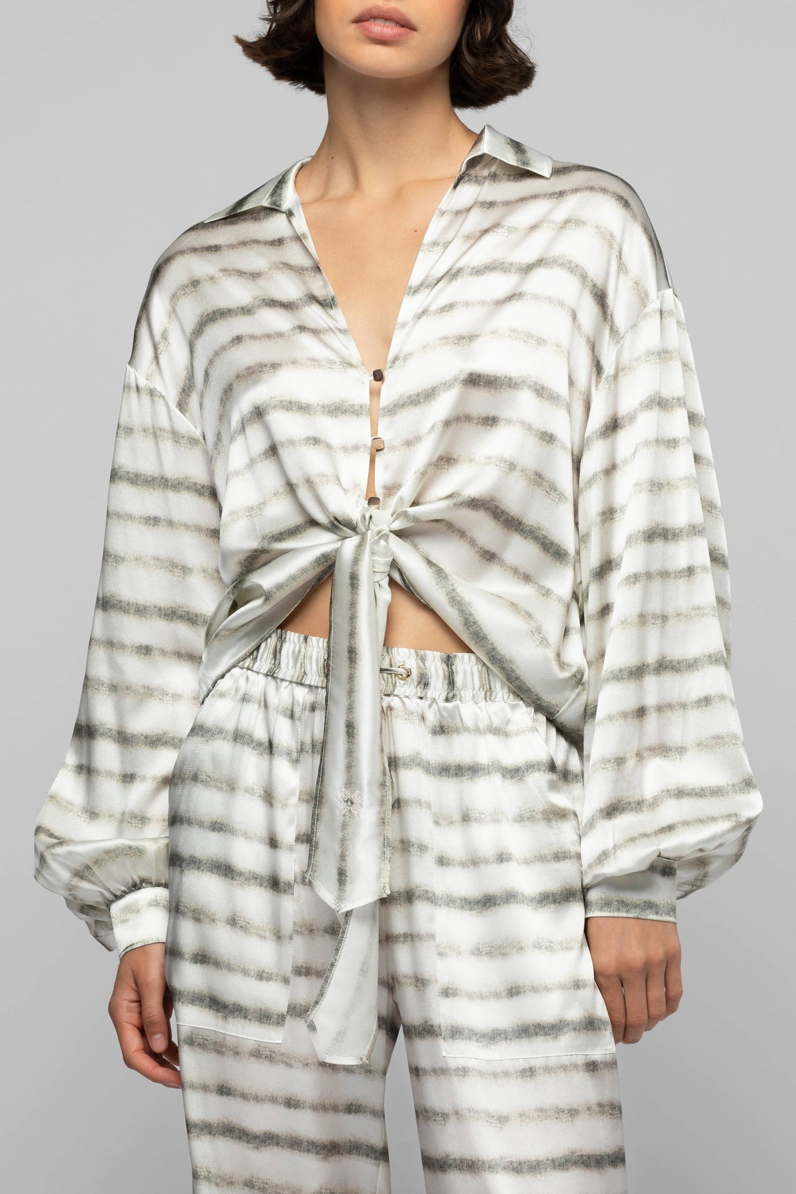 Taeva blouse in silk with ties at waist - Striped Tie & Dye