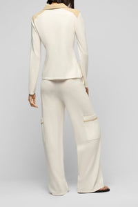 1 QTY NEW TOP AVEC DETAILS EN SUEDE