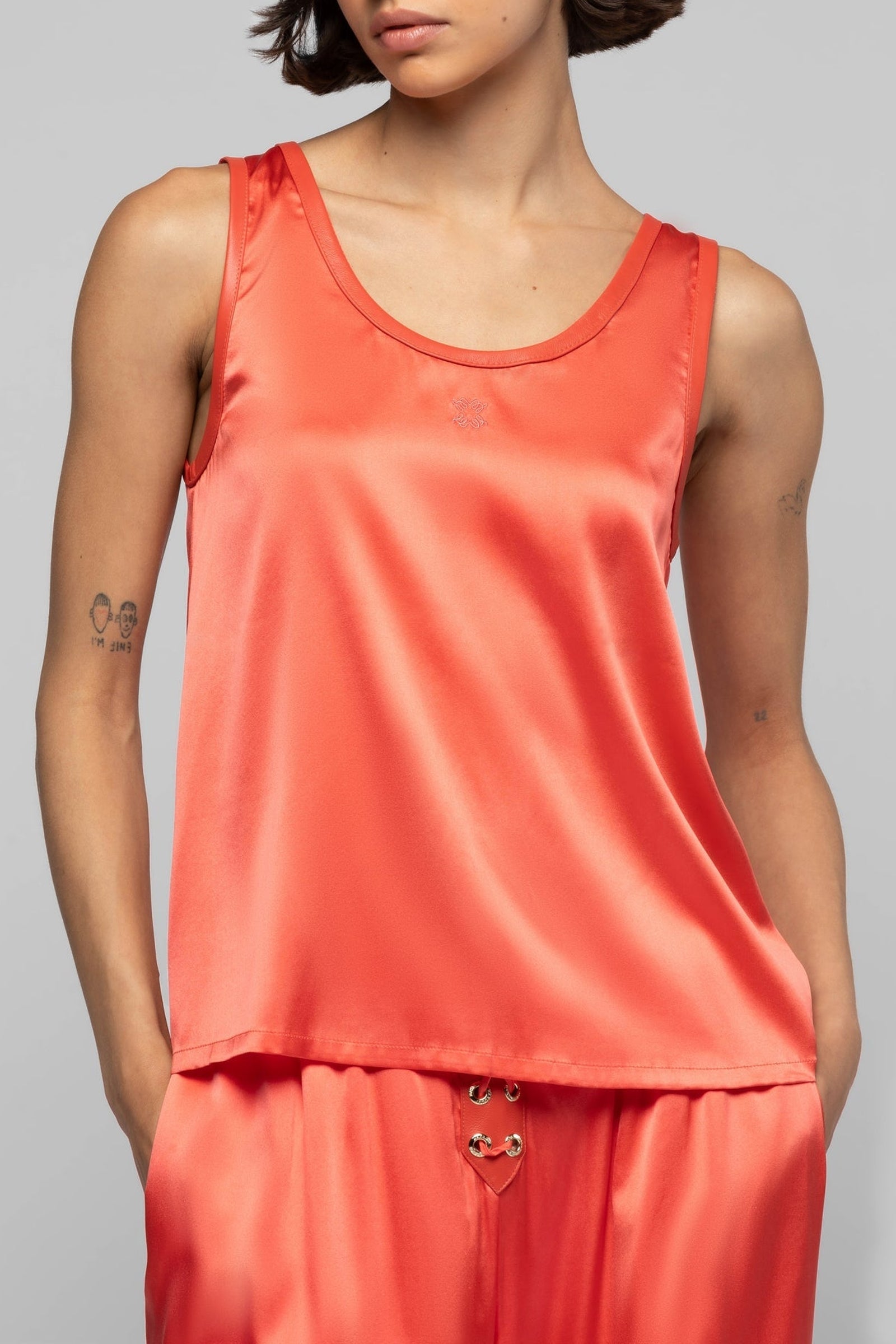Taila silk round-neck tank top with leather details - Coral