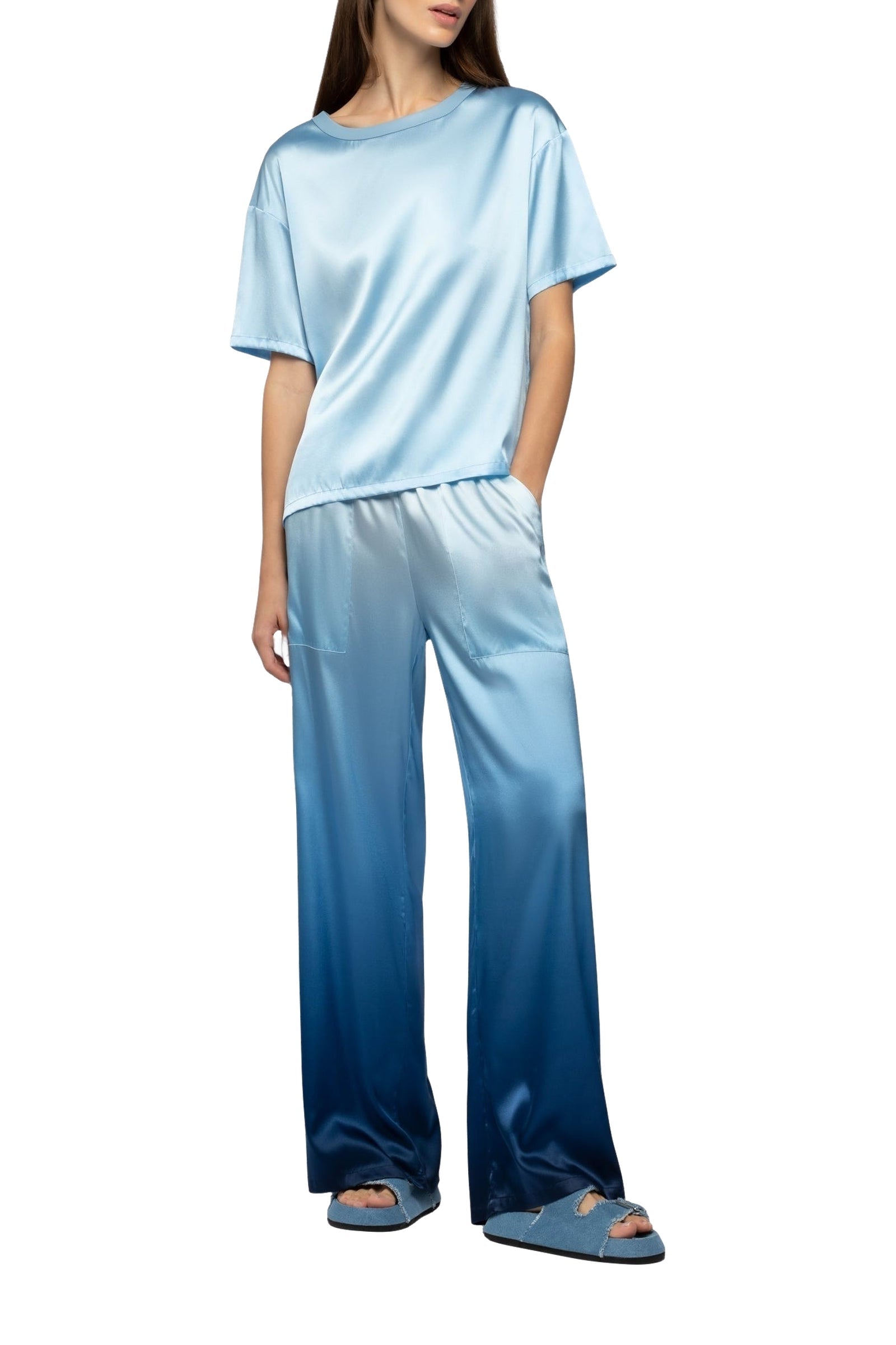 1 QTY NEW TSHIRT AVEC DETAIL EN CUIR