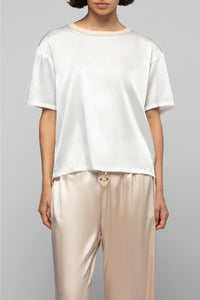 16 QTY NEW TSHIRT AVEC DETAIL EN CUIR