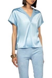 11 QTY NEW TSHIRT COL V,  DETAIL EN CUIR