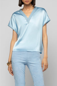 11 QTY NEW TSHIRT COL V,  DETAIL EN CUIR