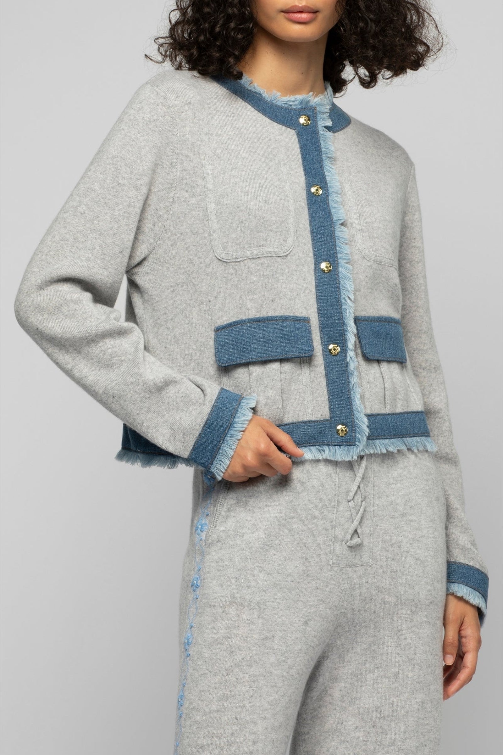 Short knitted Vadela jacket with inserts - Grey