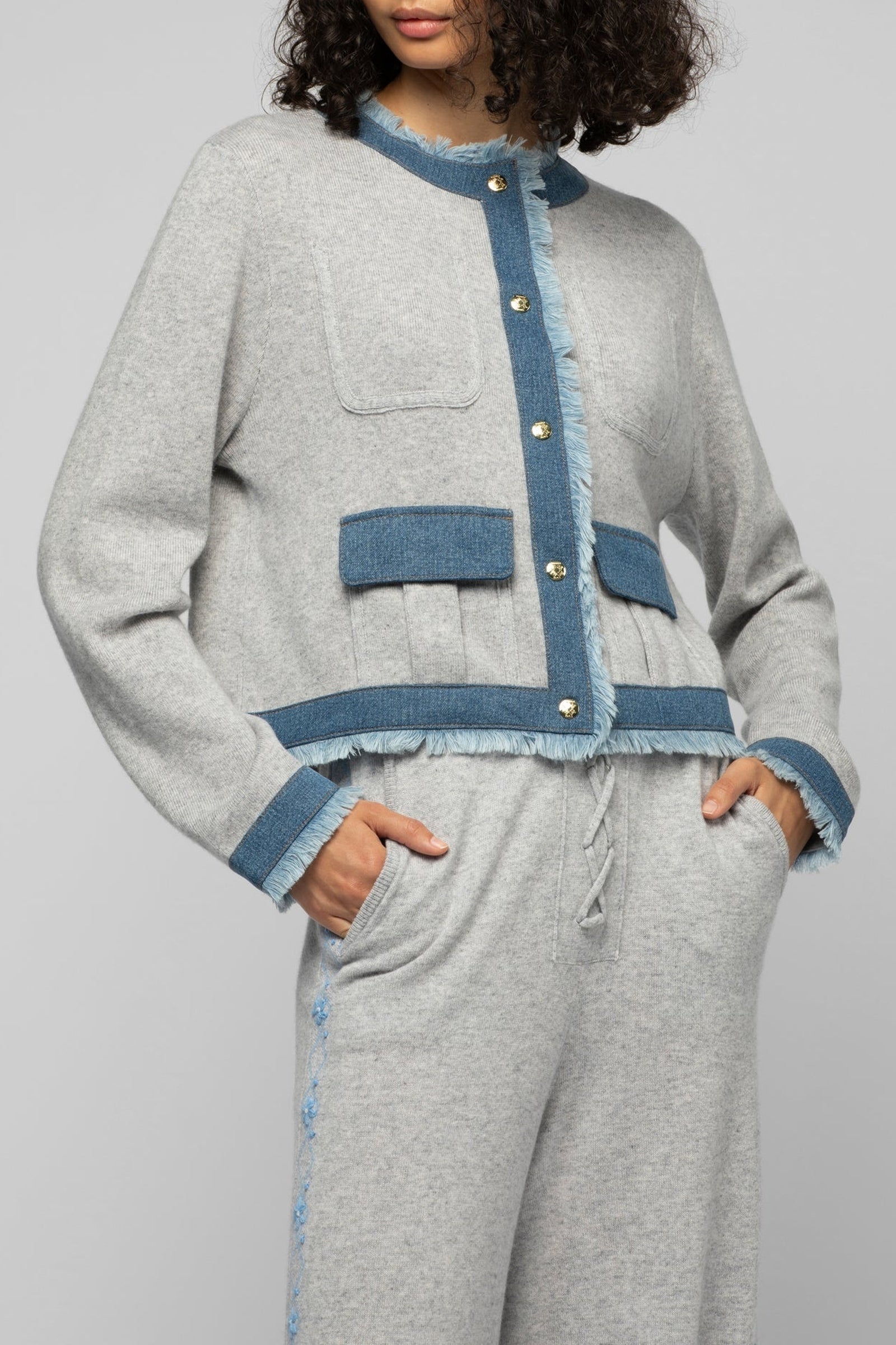 Short knitted Vadela jacket with inserts - Grey