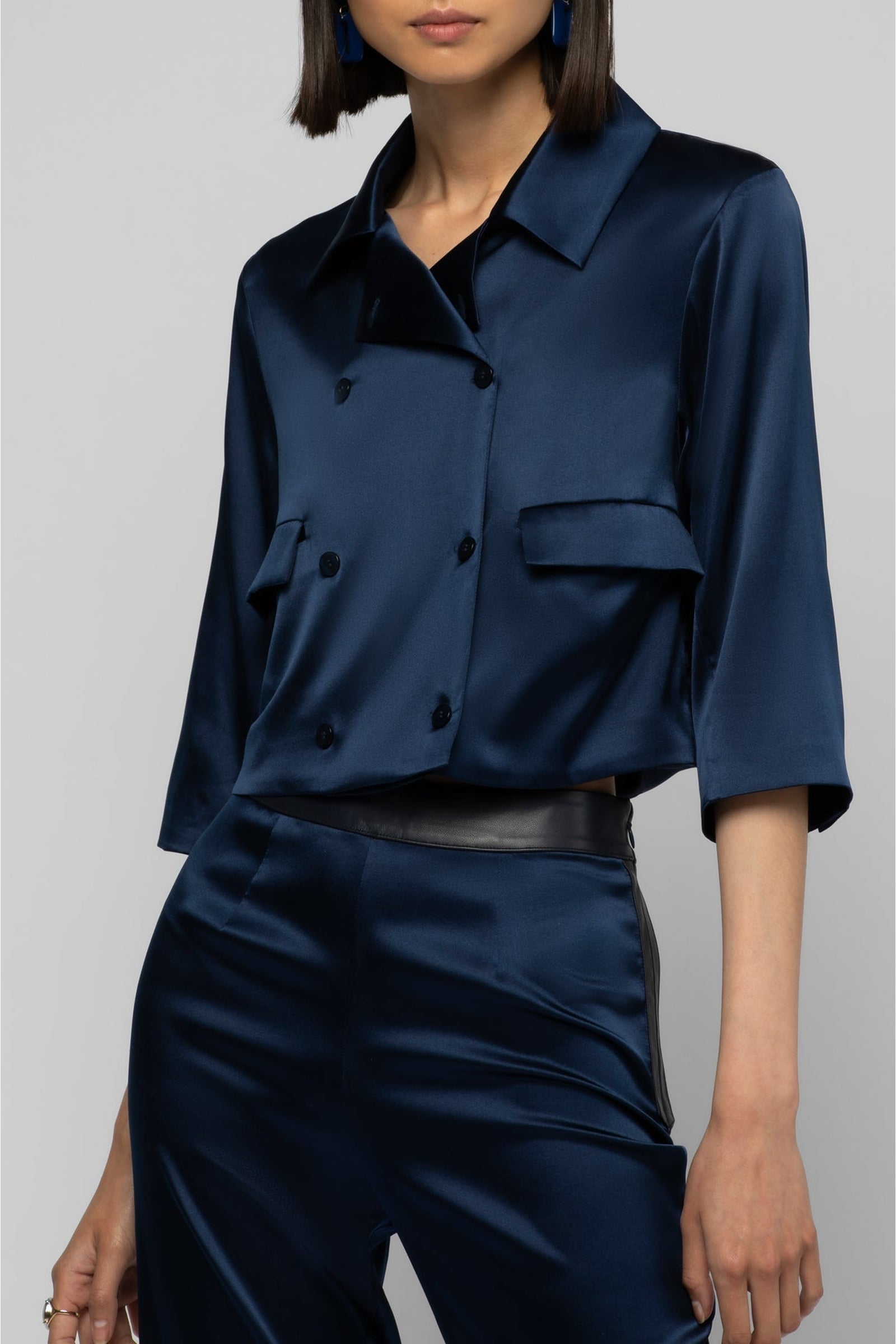 Vaicha short silk jacket inspired by a man's jacket - Navy