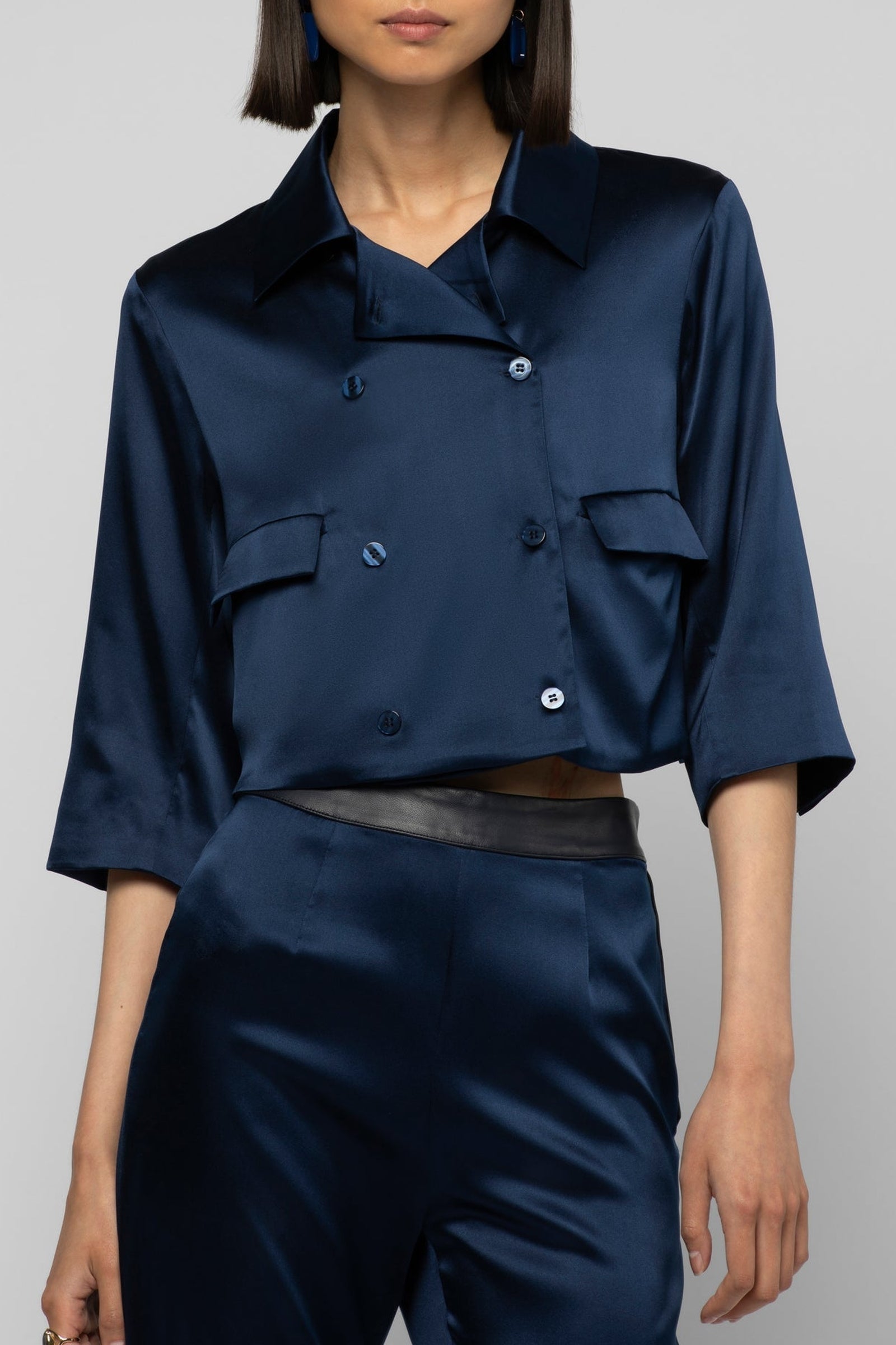 Vaicha short silk jacket inspired by a man's jacket - Navy