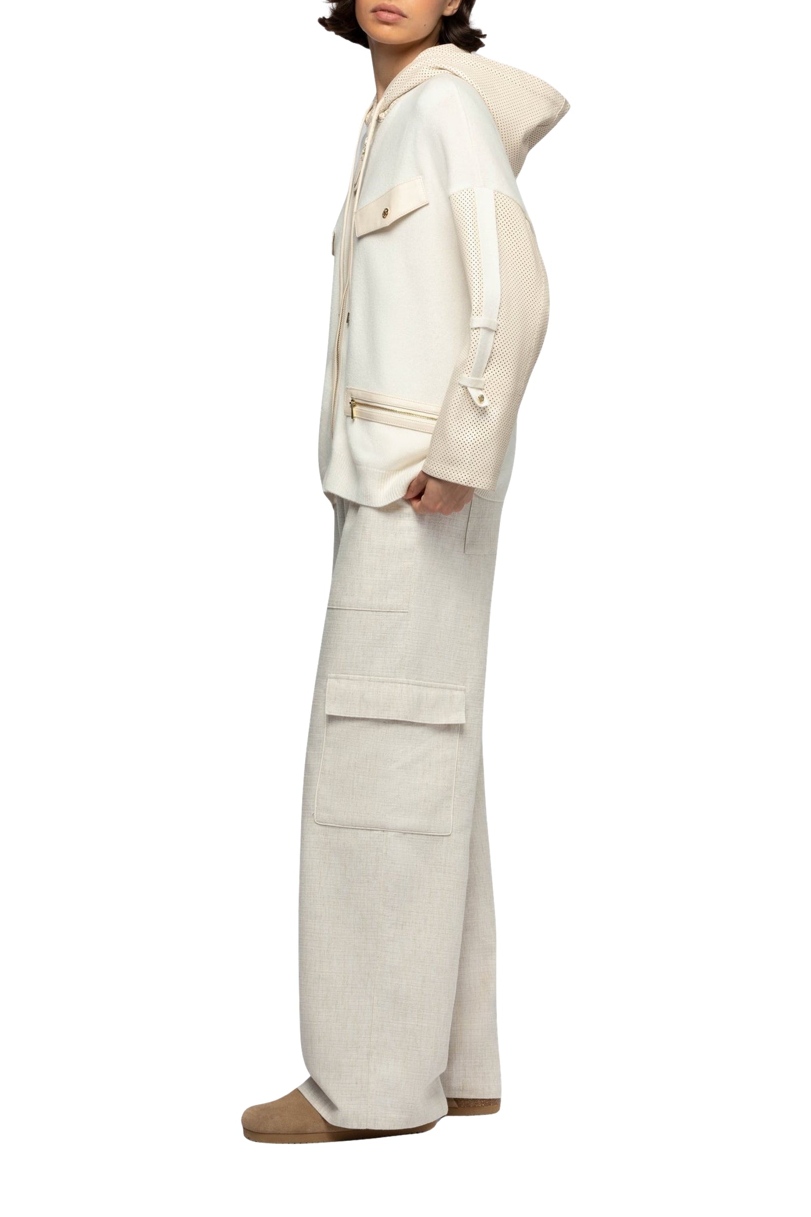 1 QTY NEW VESTE AVEC DETAILS EN CUIR