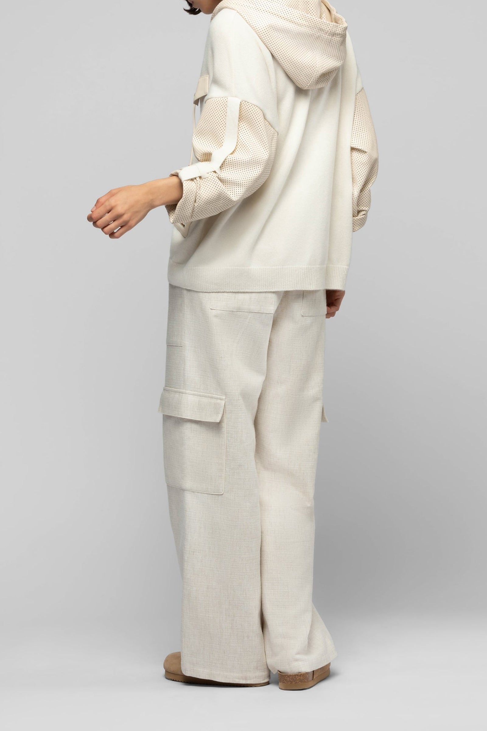 1 QTY NEW VESTE AVEC DETAILS EN CUIR