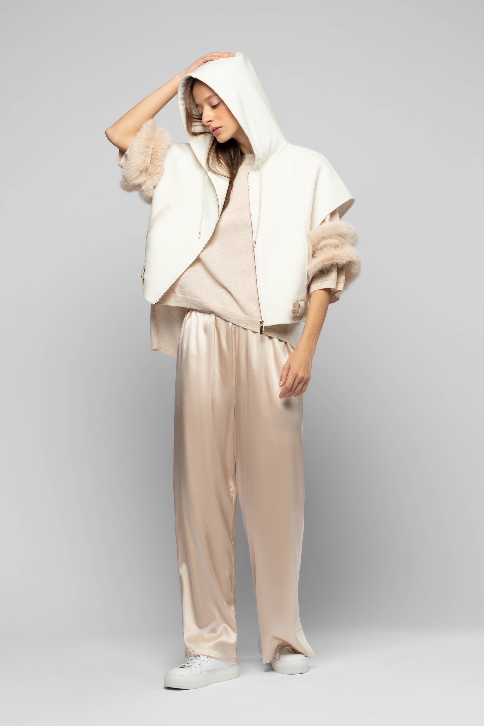 1 QTY NEW CAPE A CAPUCHE ET DETAILS CUIR