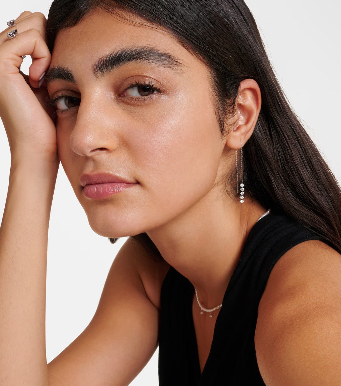 6qty RELIQUAT 895€/ QTY IN : 8-QTY OUT : 0- ST : 0% // Boucle d’oreille Danaé Rivière 5 diamants -Blanc