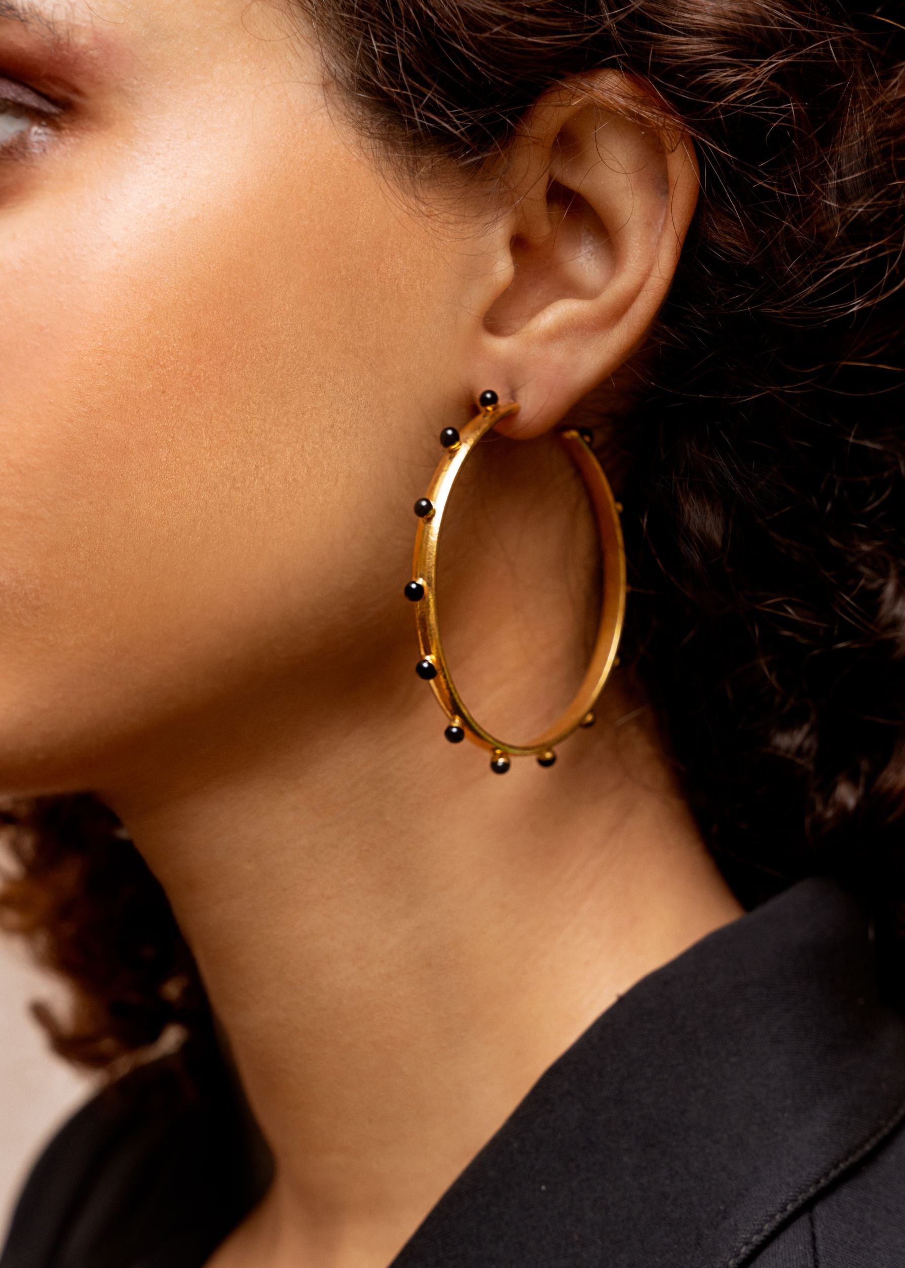 Boucles d'oreilles créoles Dots dorées à l'or fin et émail - Turquoise