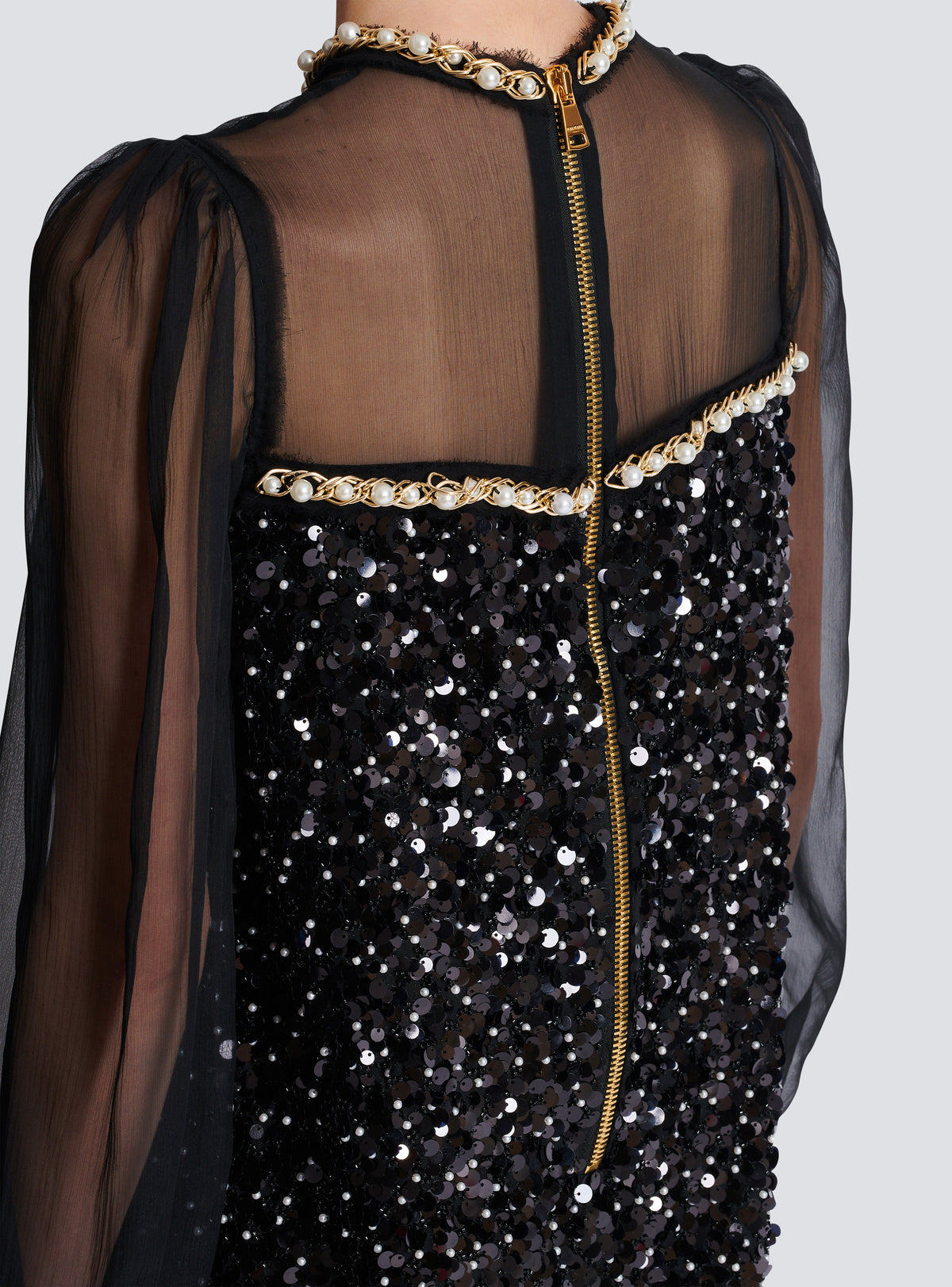 Robe en mousseline et sequins perlés  - Noir & Or & Blanc