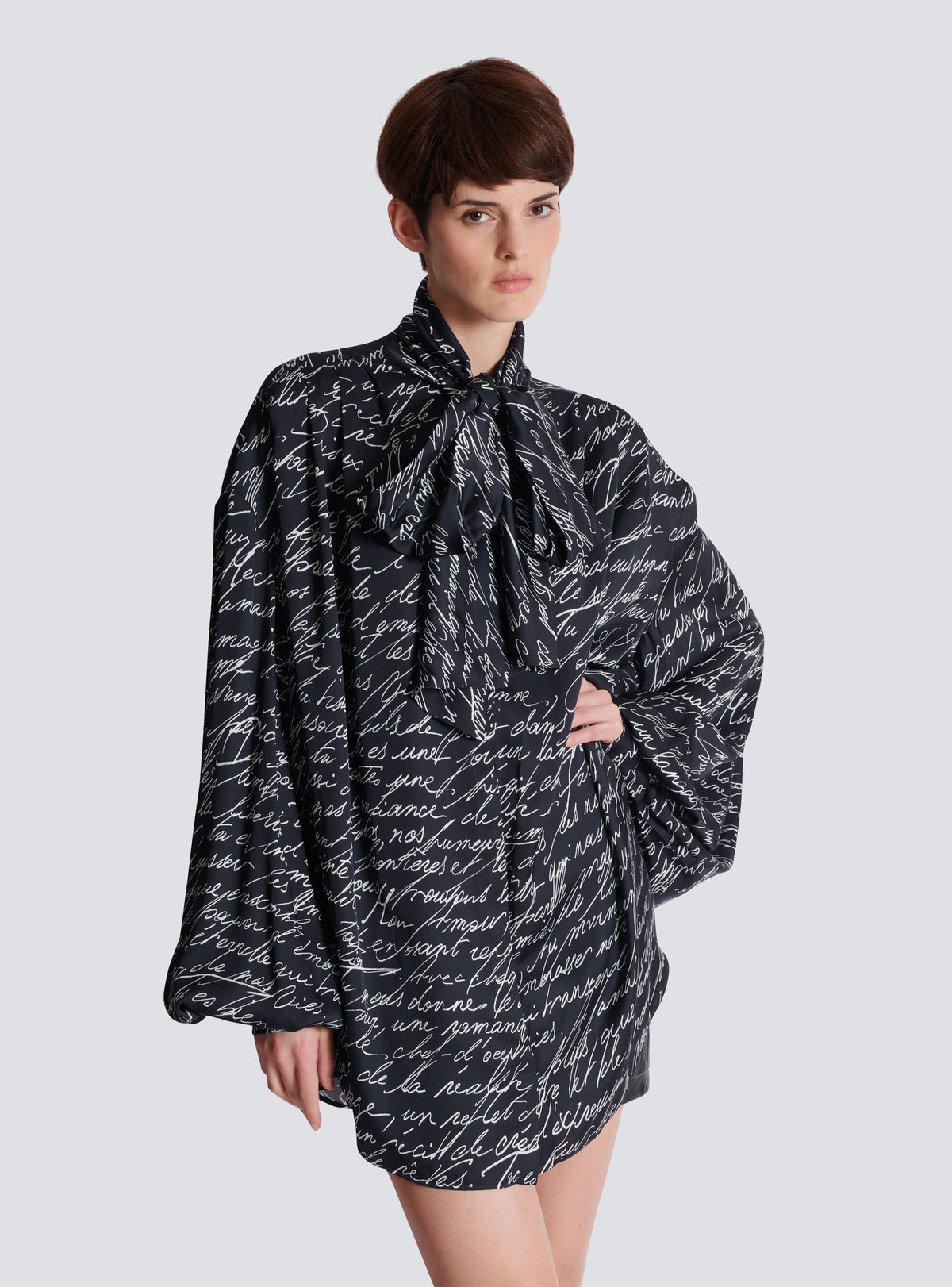 Chemise à col lavallière imprimée « lettre d'amour » - Noir & Blanc
