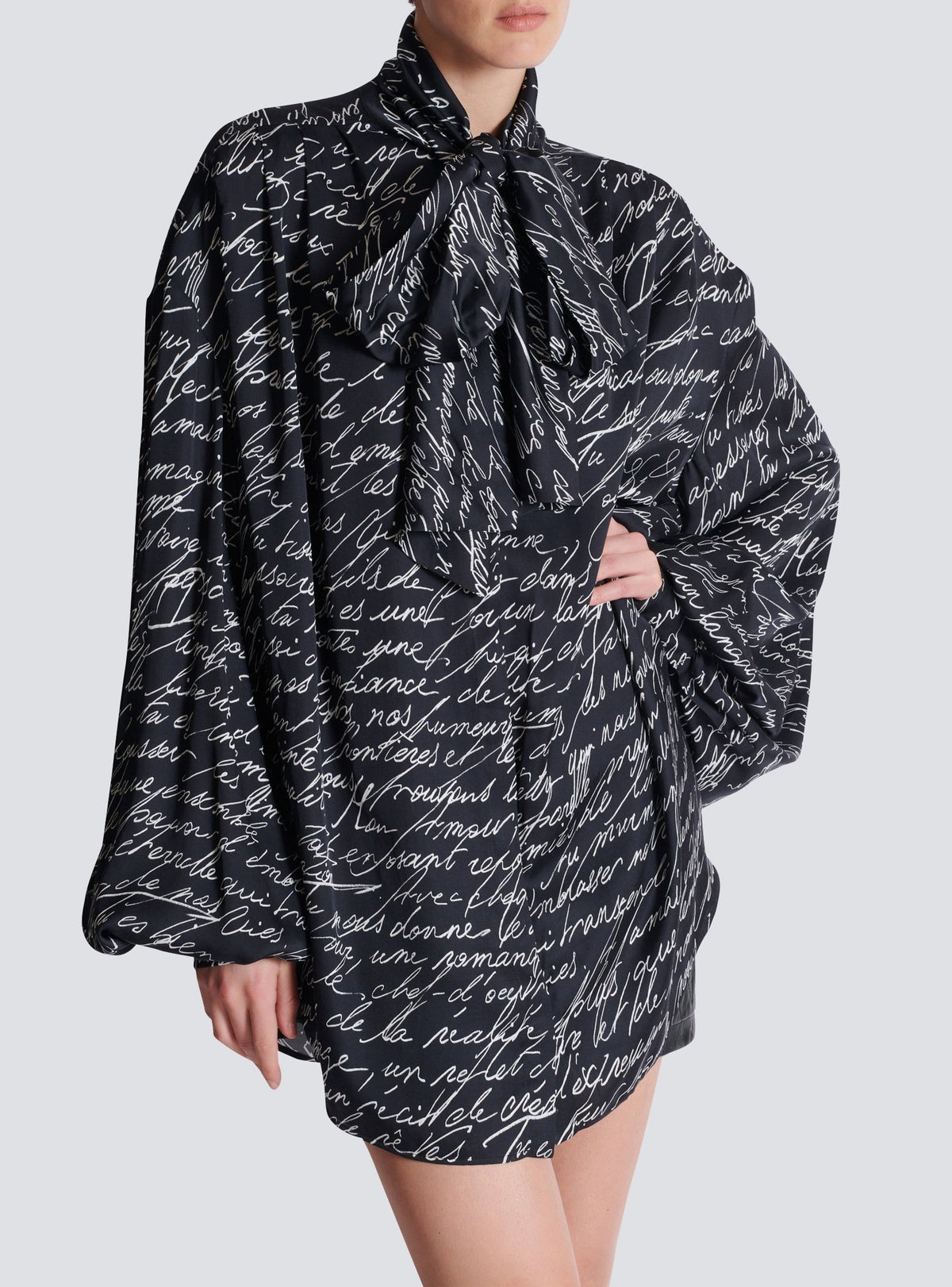 Chemise à col lavallière - Noir & Blanc