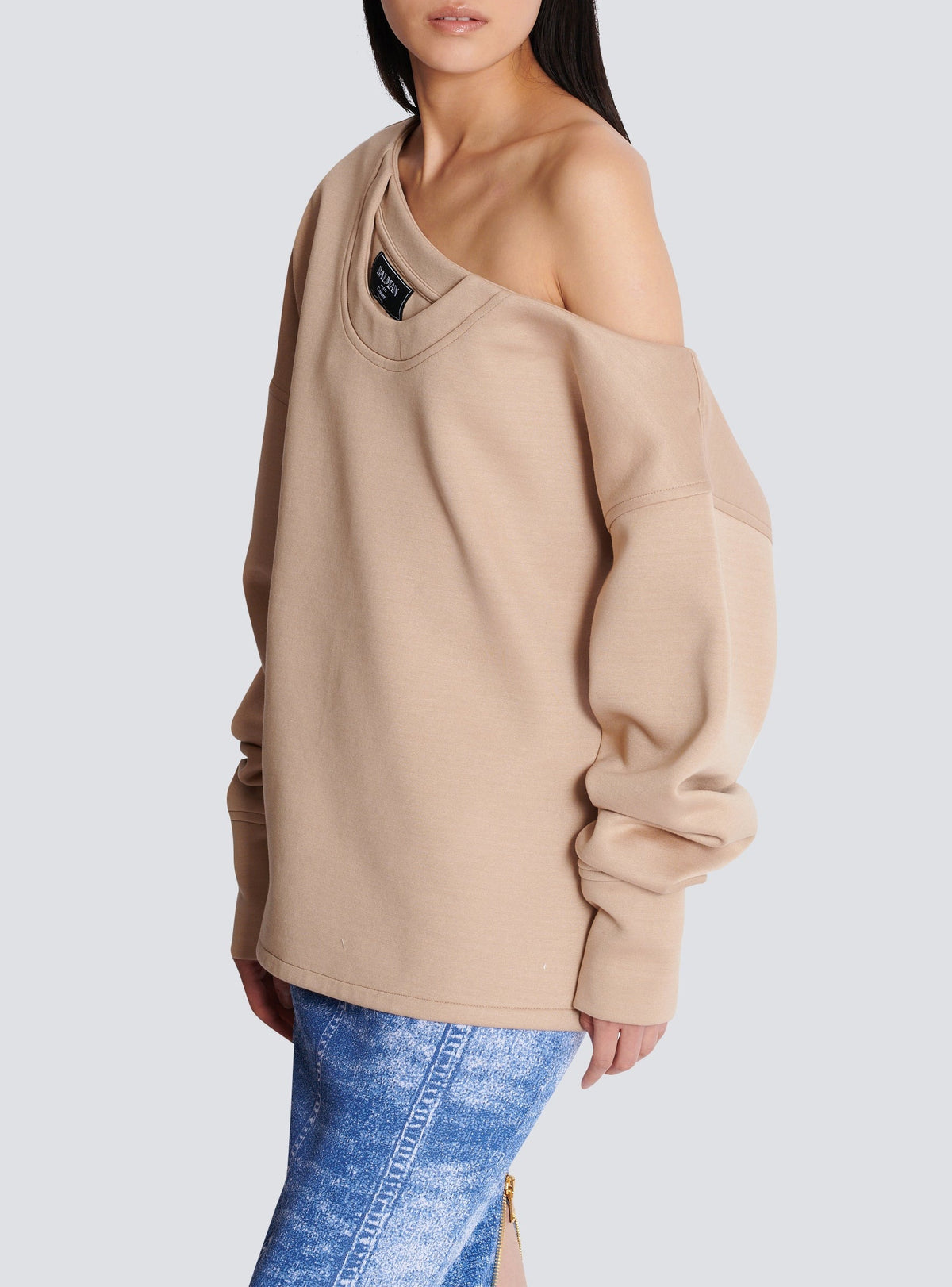 Sweatshirt asymétrique à épaule dénudée - Nude