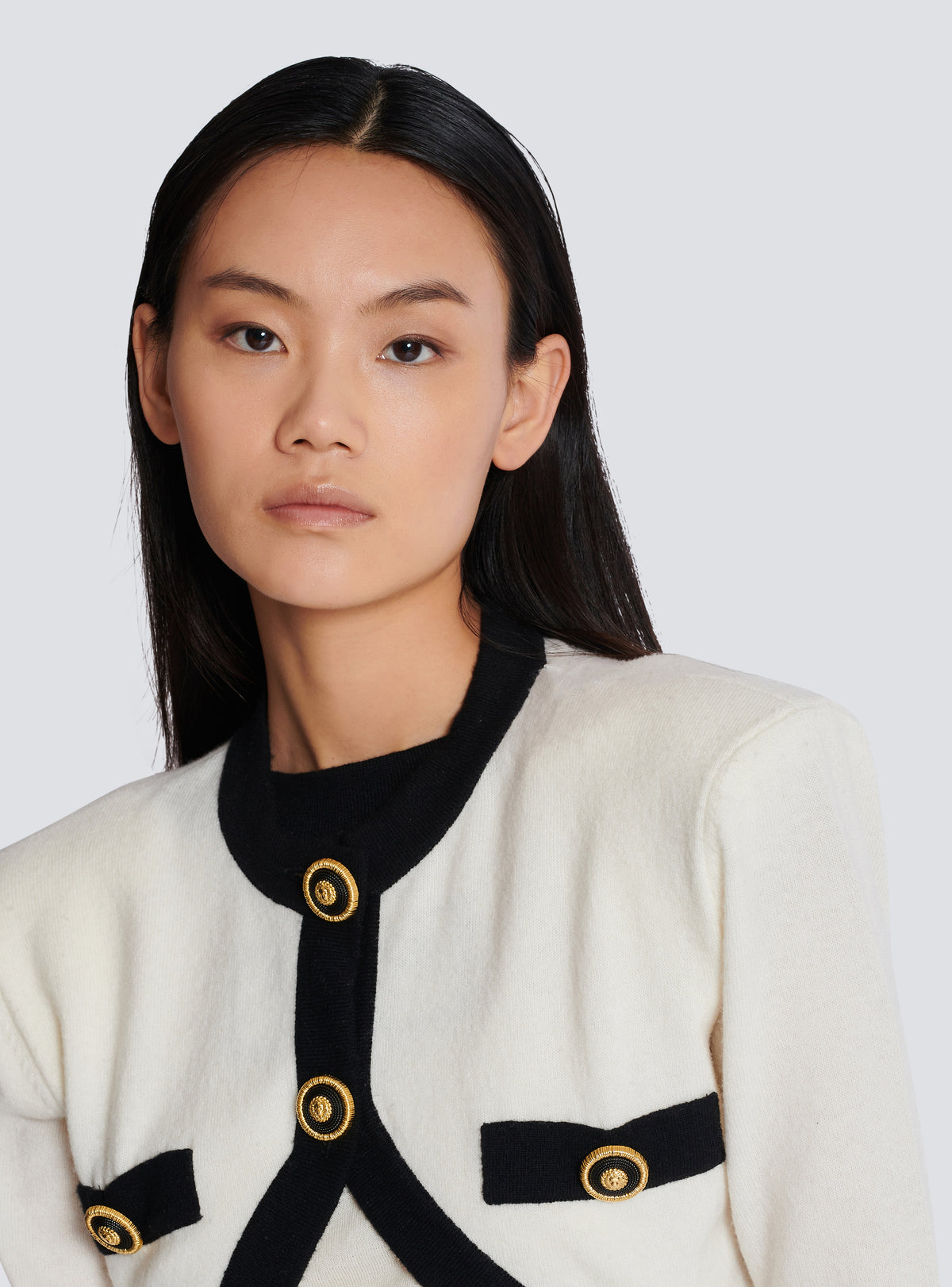 Pull en maille avec cardigan en trompe-l'œil - Naturel & Noir