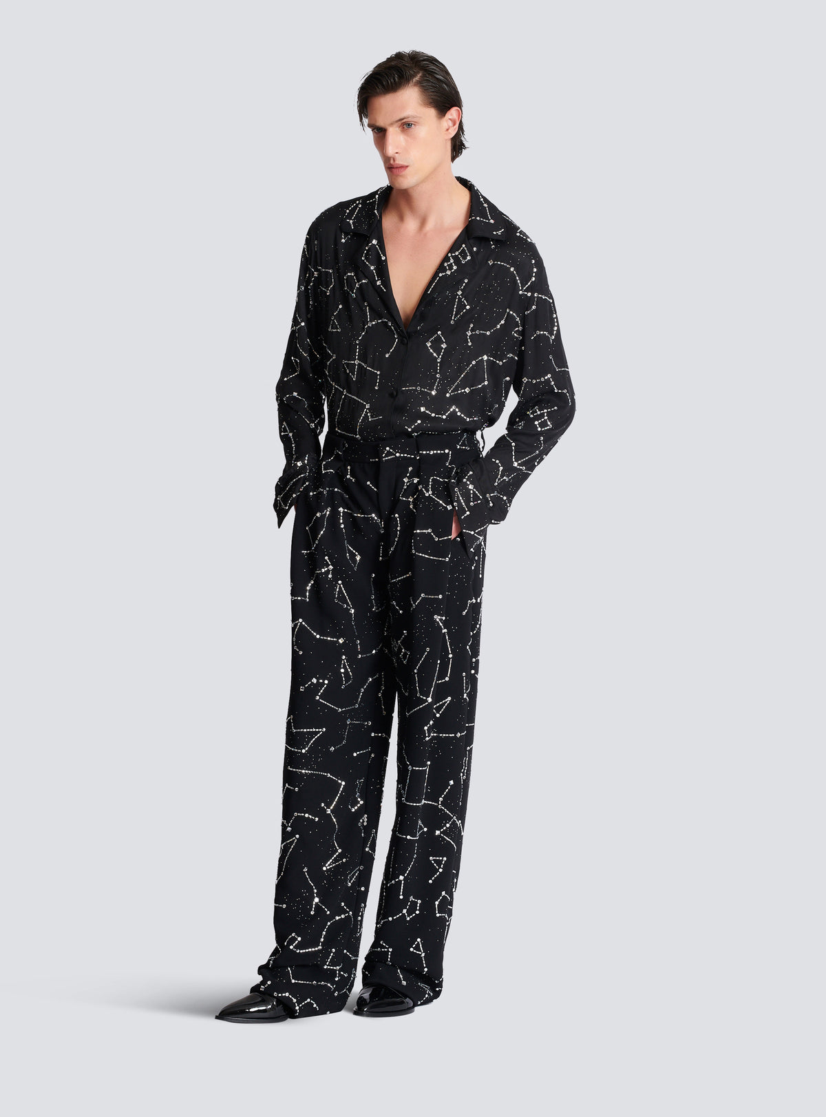 Pantalon en crêpe avec strass motif constellation - Noir & Cristal