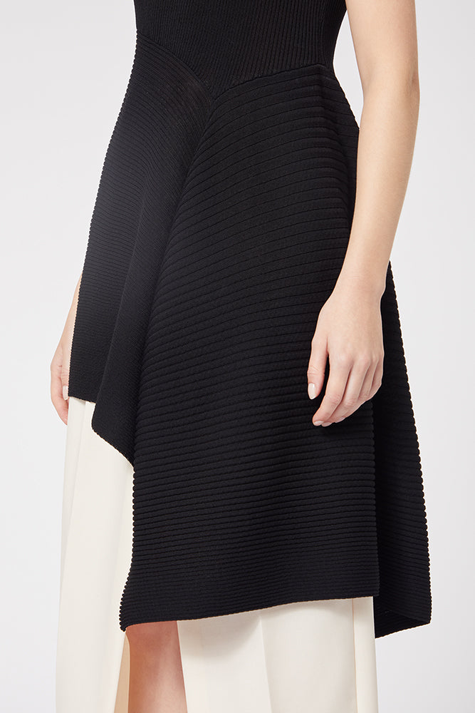 Black / VOLANT PEPLUM TOP