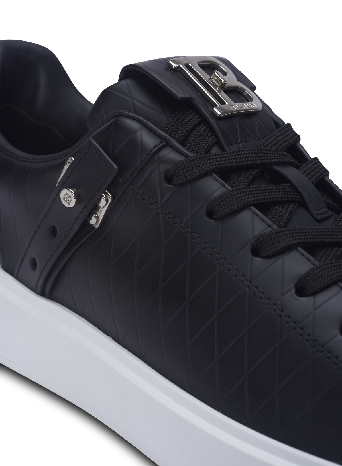 Baskets b-court b-buzz en cuir de veau embossé   - Noir & Blanc