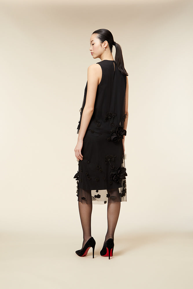 Black / FLORAL EMBROIDERY TOP