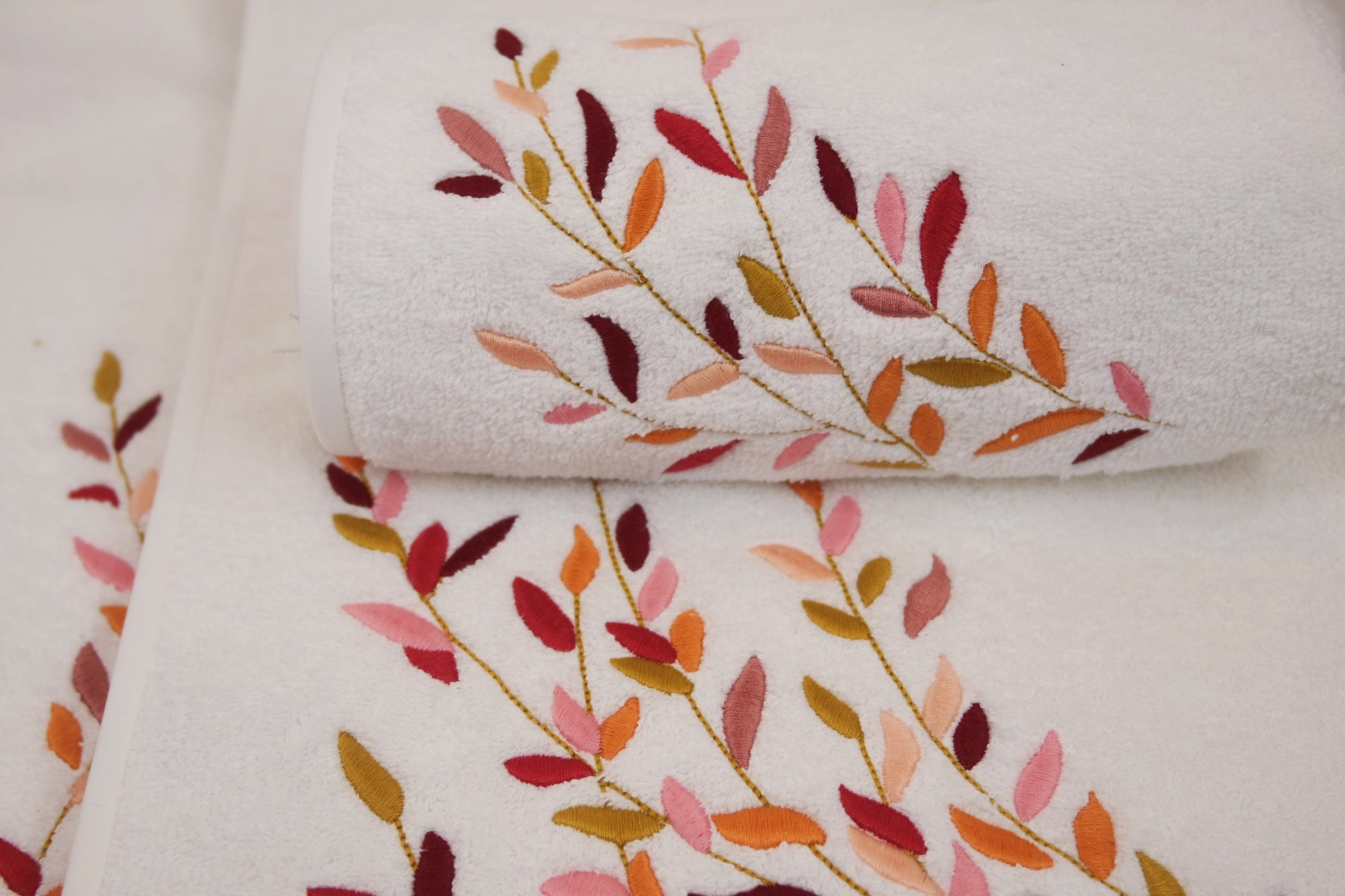 Univers de bain Elina - Ocre & Orange & Rouge & Rose