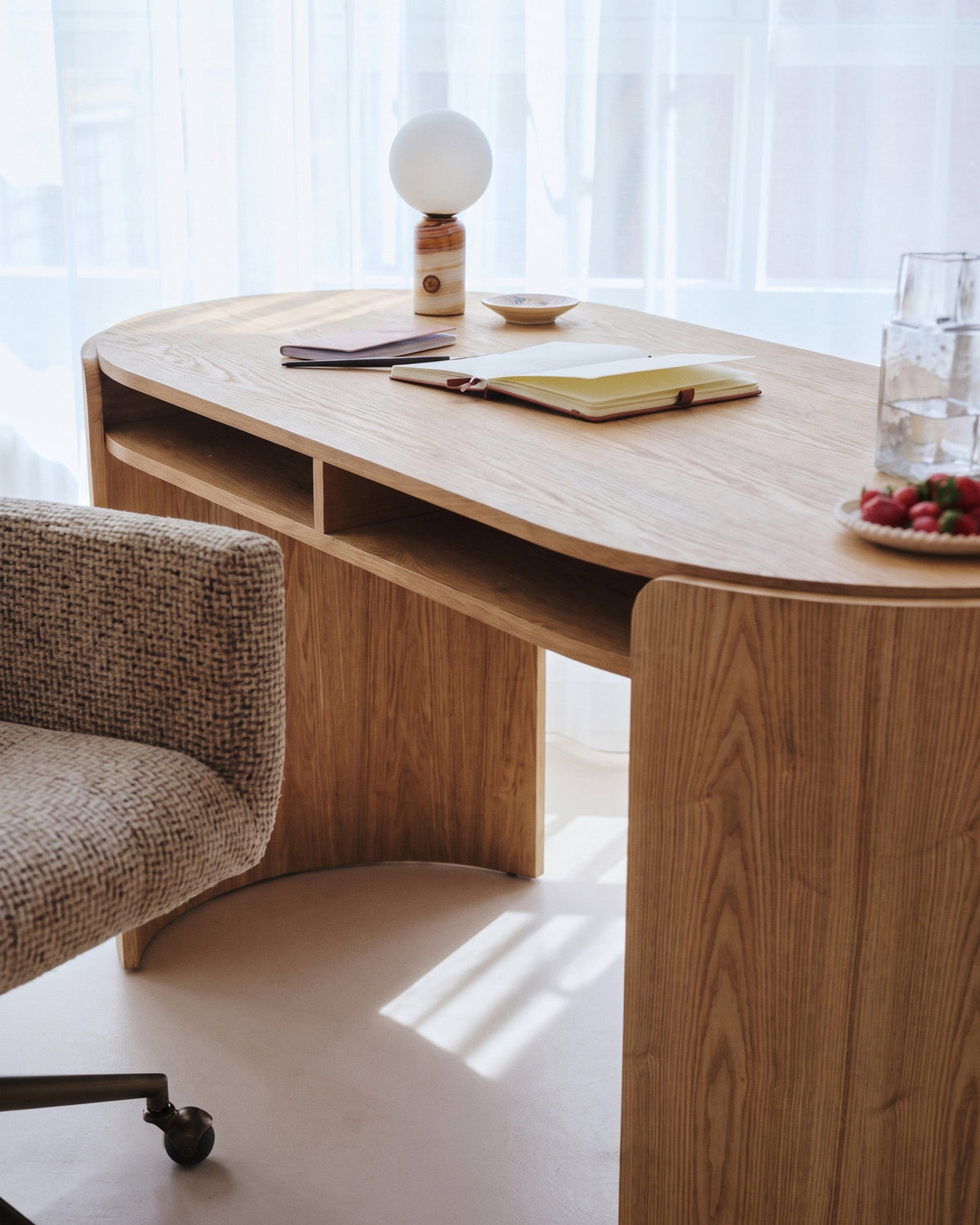 Bureau Elipse en bois - Blond