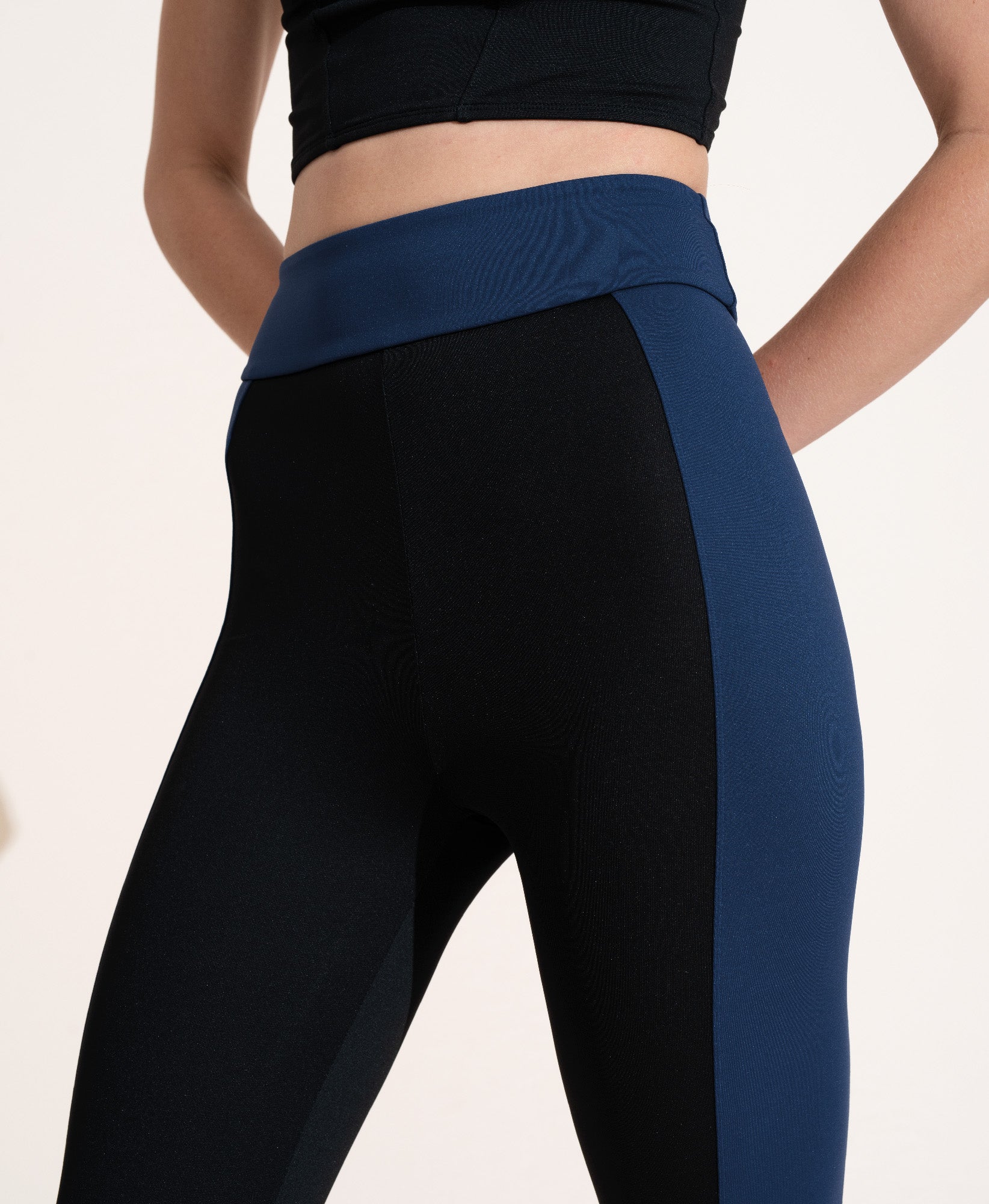 Therese Legging - Navy & Black