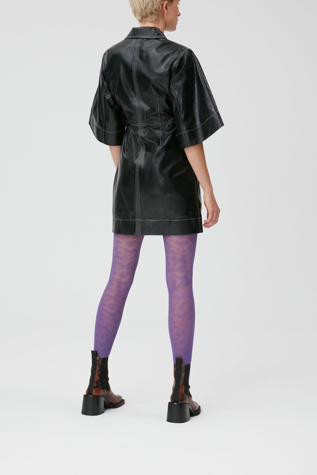 Short zipped dress in leather - Black