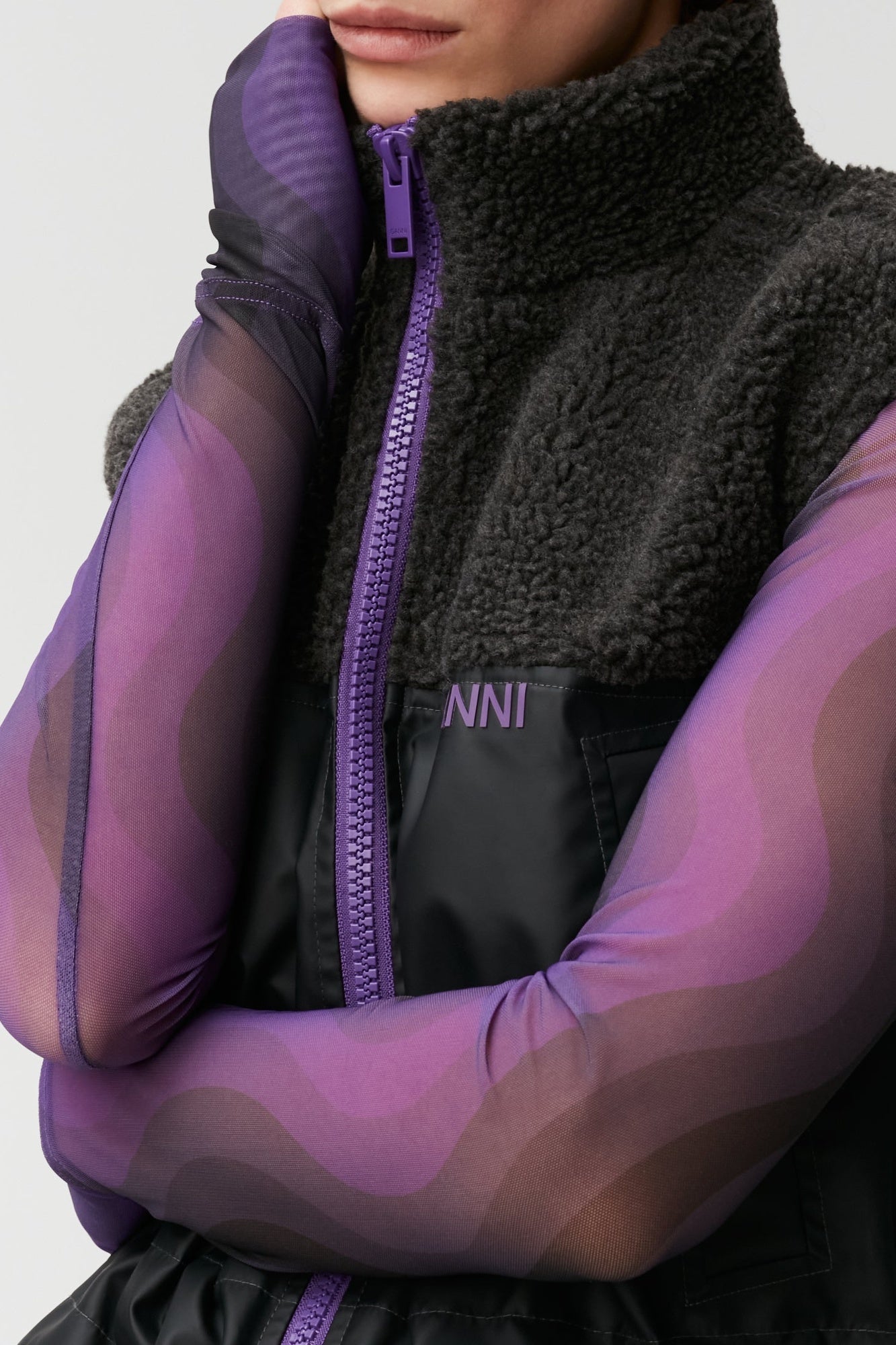 Sleeveless jacket - Phantom