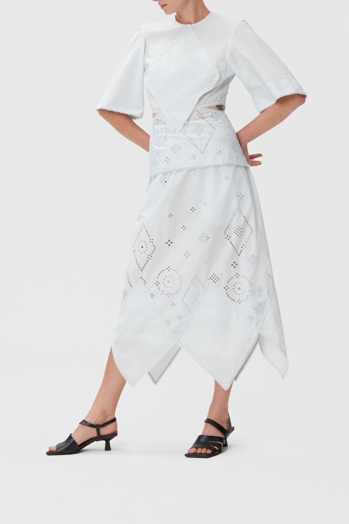 Jupe midi en broderie anglaise - Illusion Blue