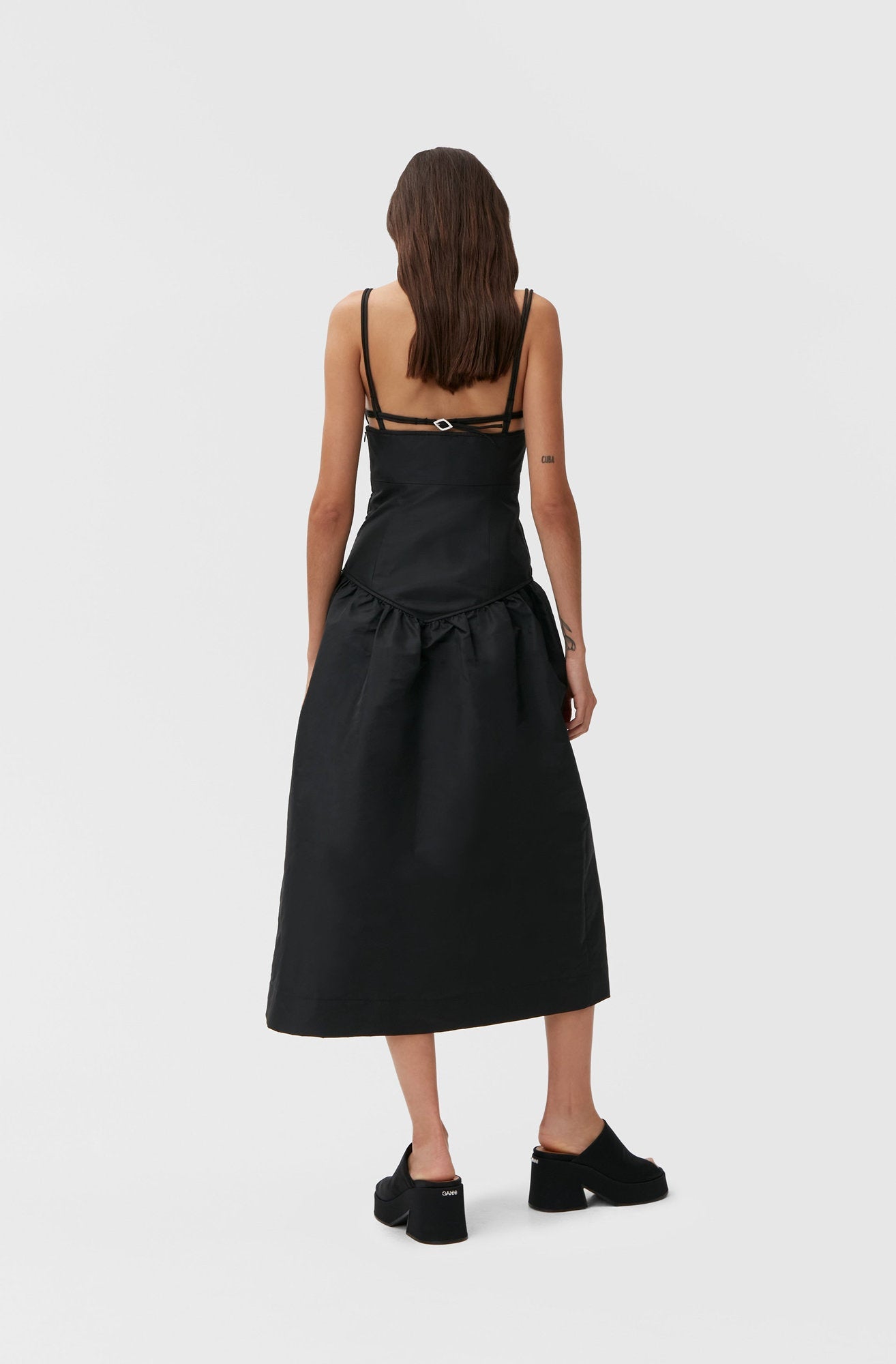 Robe midi à bretelles en taffetas - Black